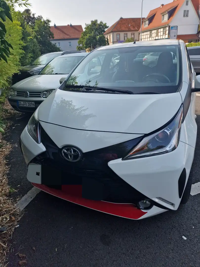 Toyota Aygo Aygo 5-Türer x-shift x-cite Blanc - 1