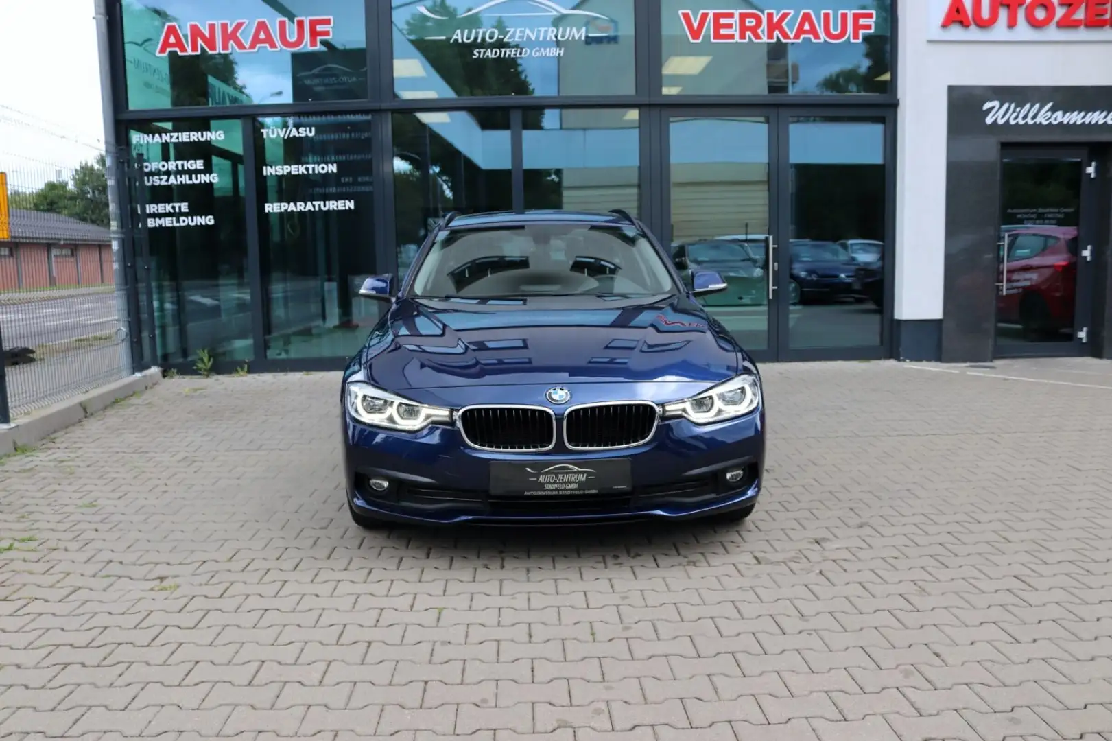BMW 318 d Advantage Business Kamera Navi PDC AHK plava - 2