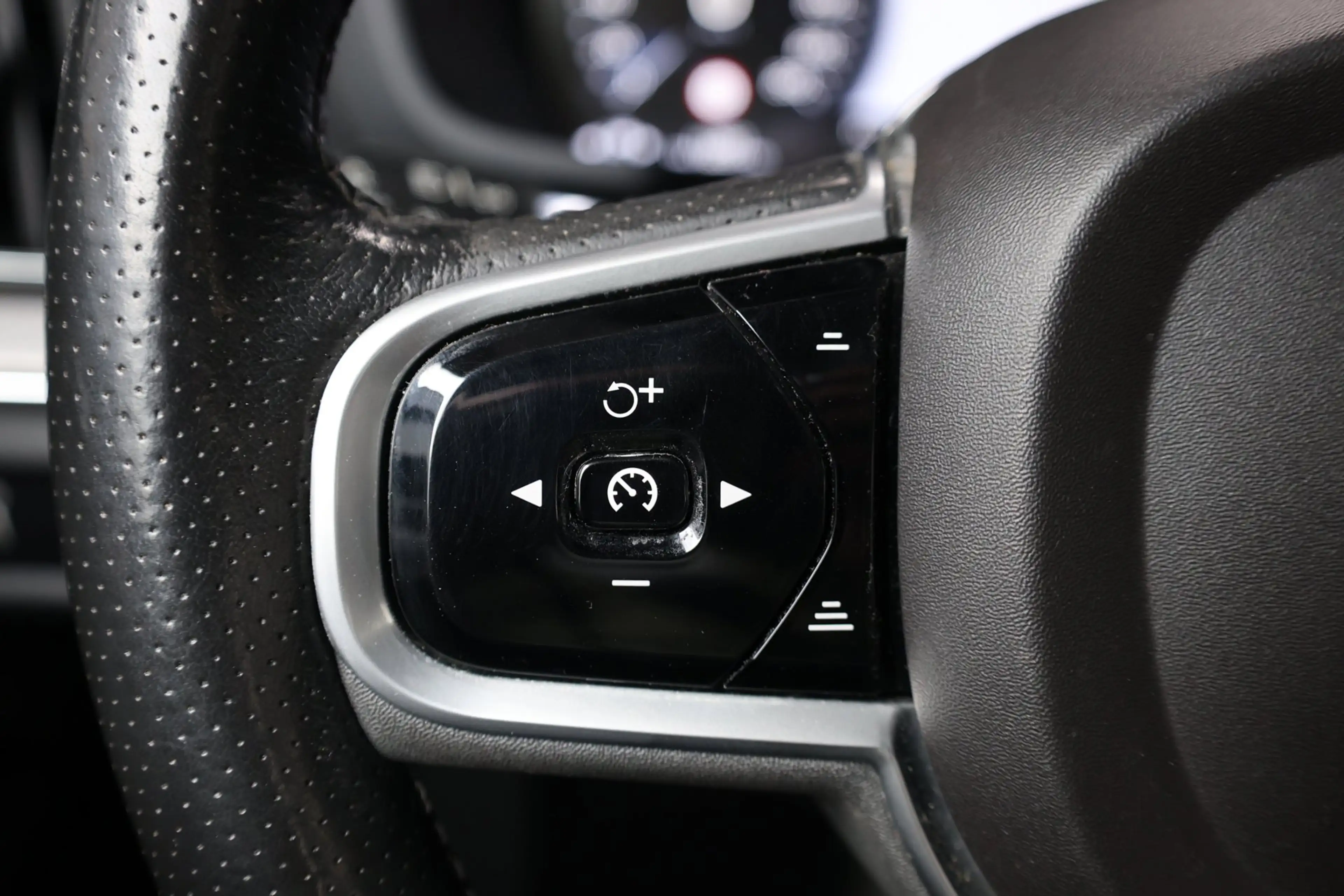 Volvo V60 2.0 T6 Inscription AWD 310+PK LED/VIRTUAL/PANO/LEE — photo 13