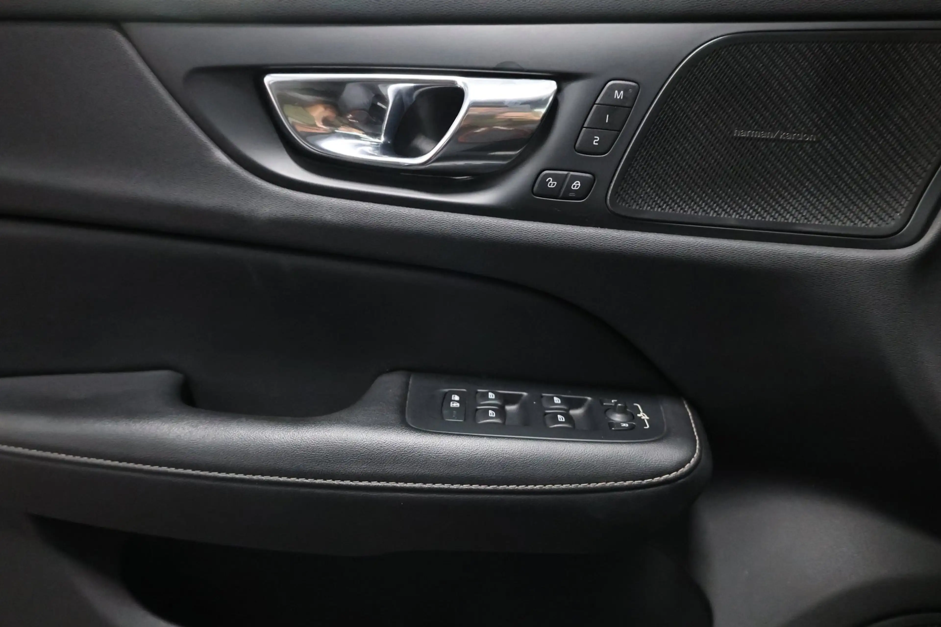 Volvo V60 2.0 T6 Inscription AWD 310+PK LED/VIRTUAL/PANO/LEE — photo 12