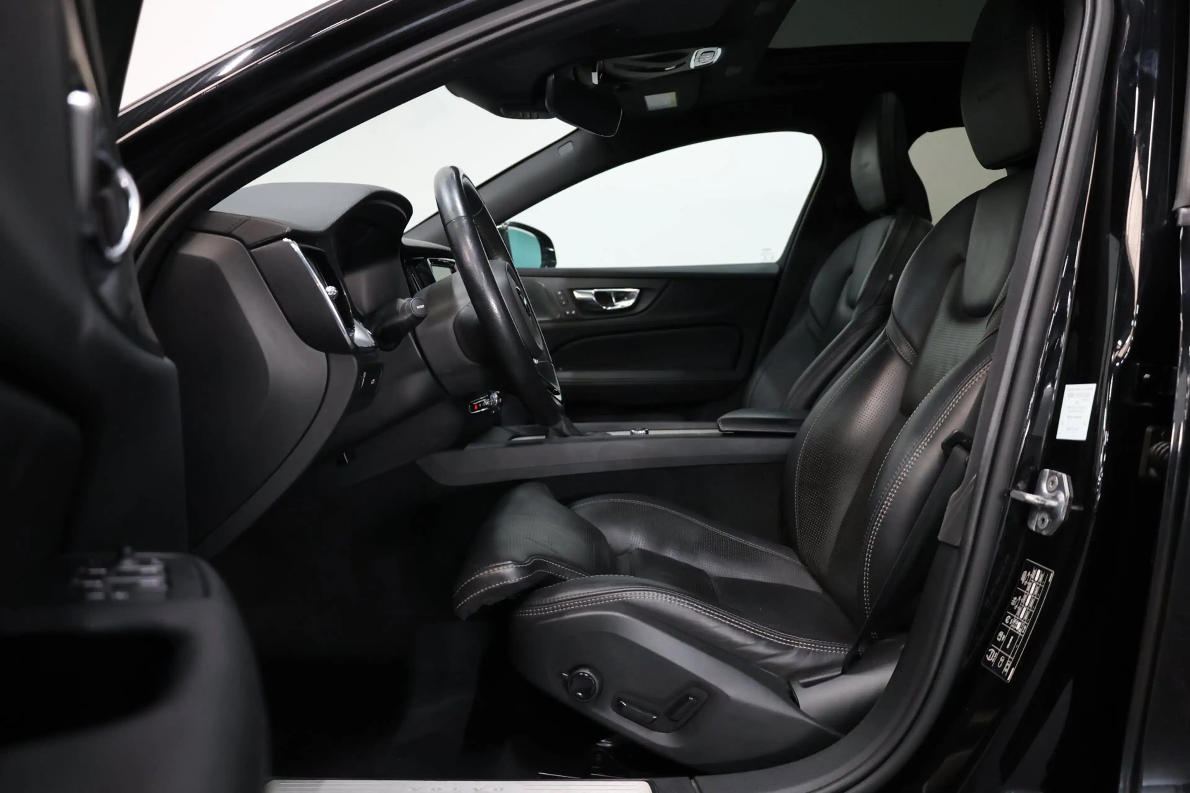 Volvo V60 2.0 T6 Inscription AWD 310+PK LED/VIRTUAL/PANO/LEE — photo 10