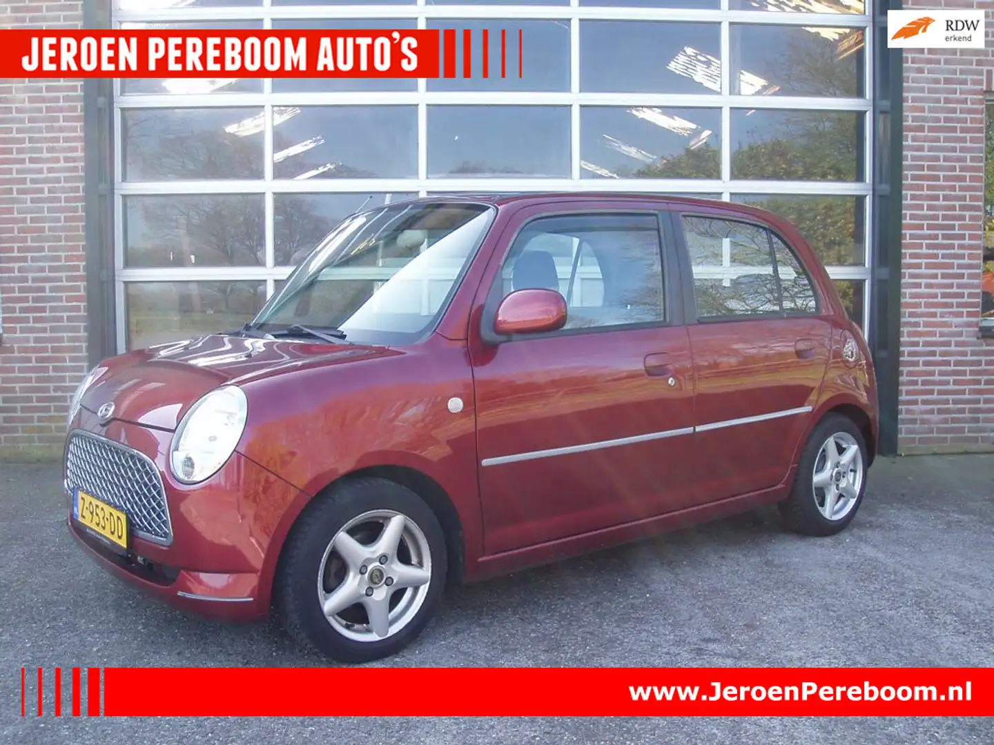 Daihatsu Trevis 1.0 5 Deurs Nieuwe APK!!! t/m 26-3-2027. Rojo - 1