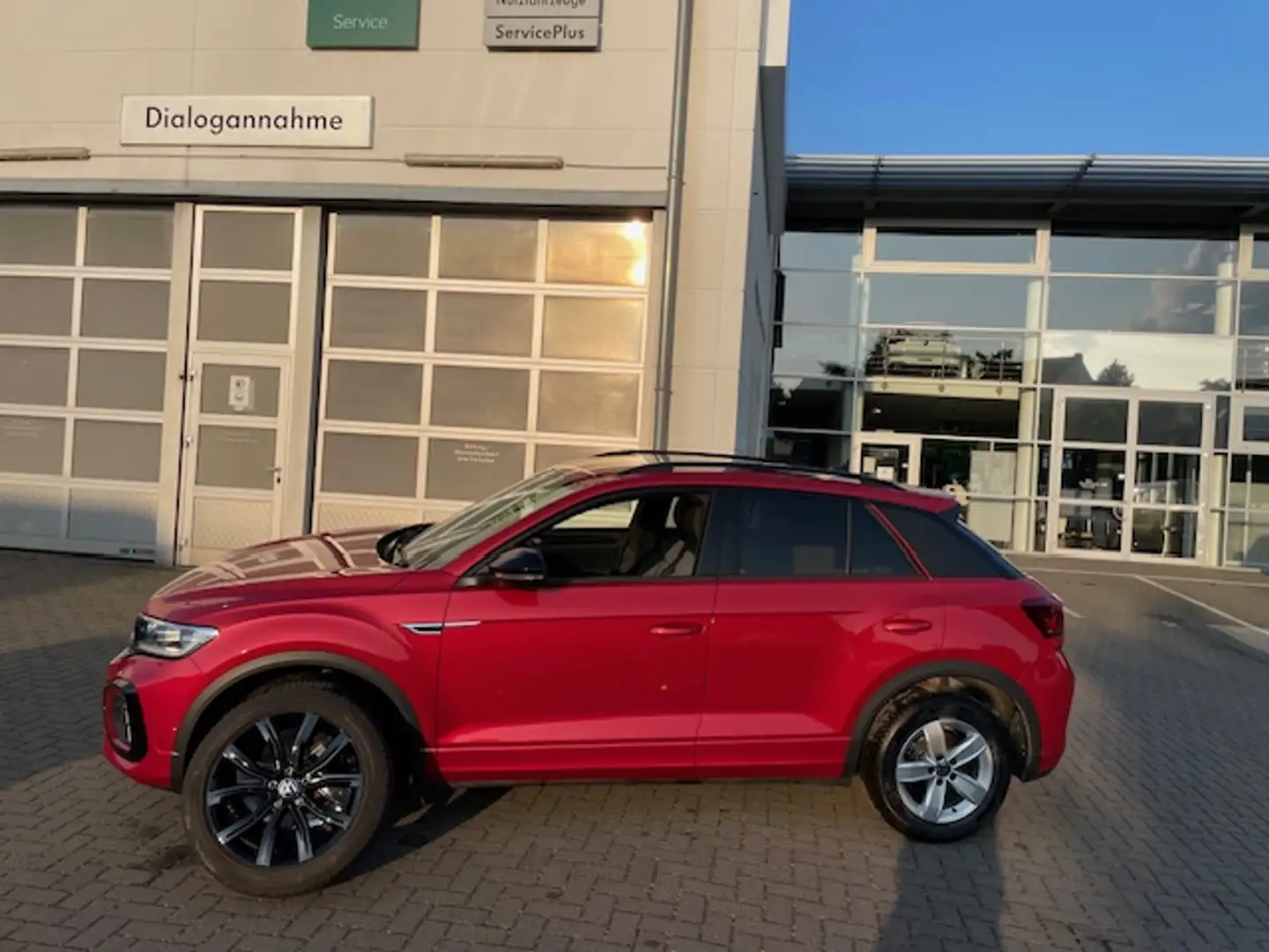 Volkswagen T-Roc 1.0TSi R-Line 18Zoll ACC NaviMedia IQ-Light Rot - 2
