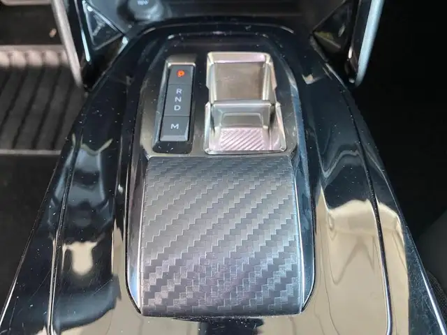 Peugeot 2008 view 12