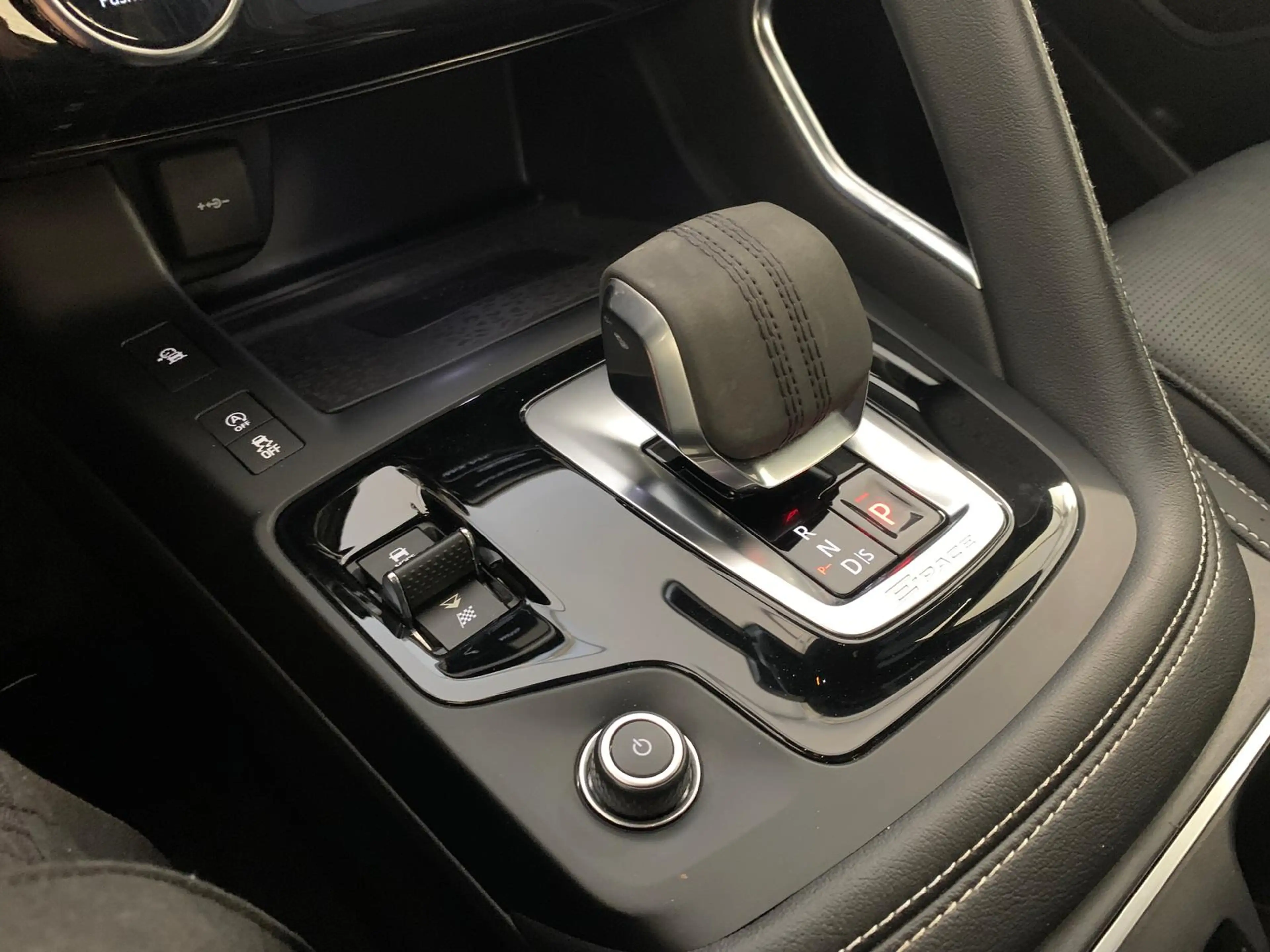 Jaguar E-Pace R-Dynamic SE AWD|BlackPack|ACC|360°|HUD — photo 14