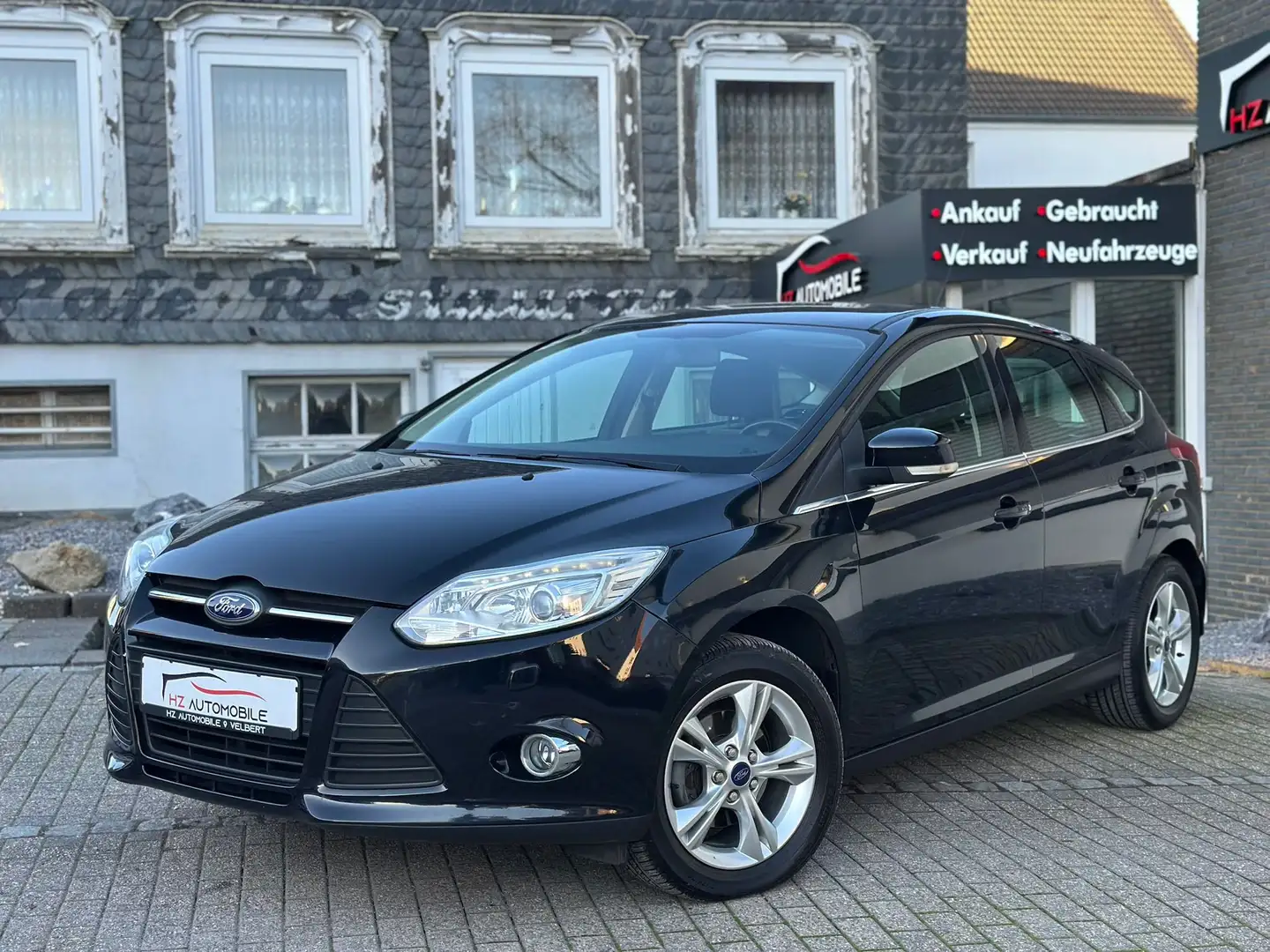 Ford Focus 1.6 Champions Edition *AHK*KLIMA*MFL*TÜV Schwarz - 2