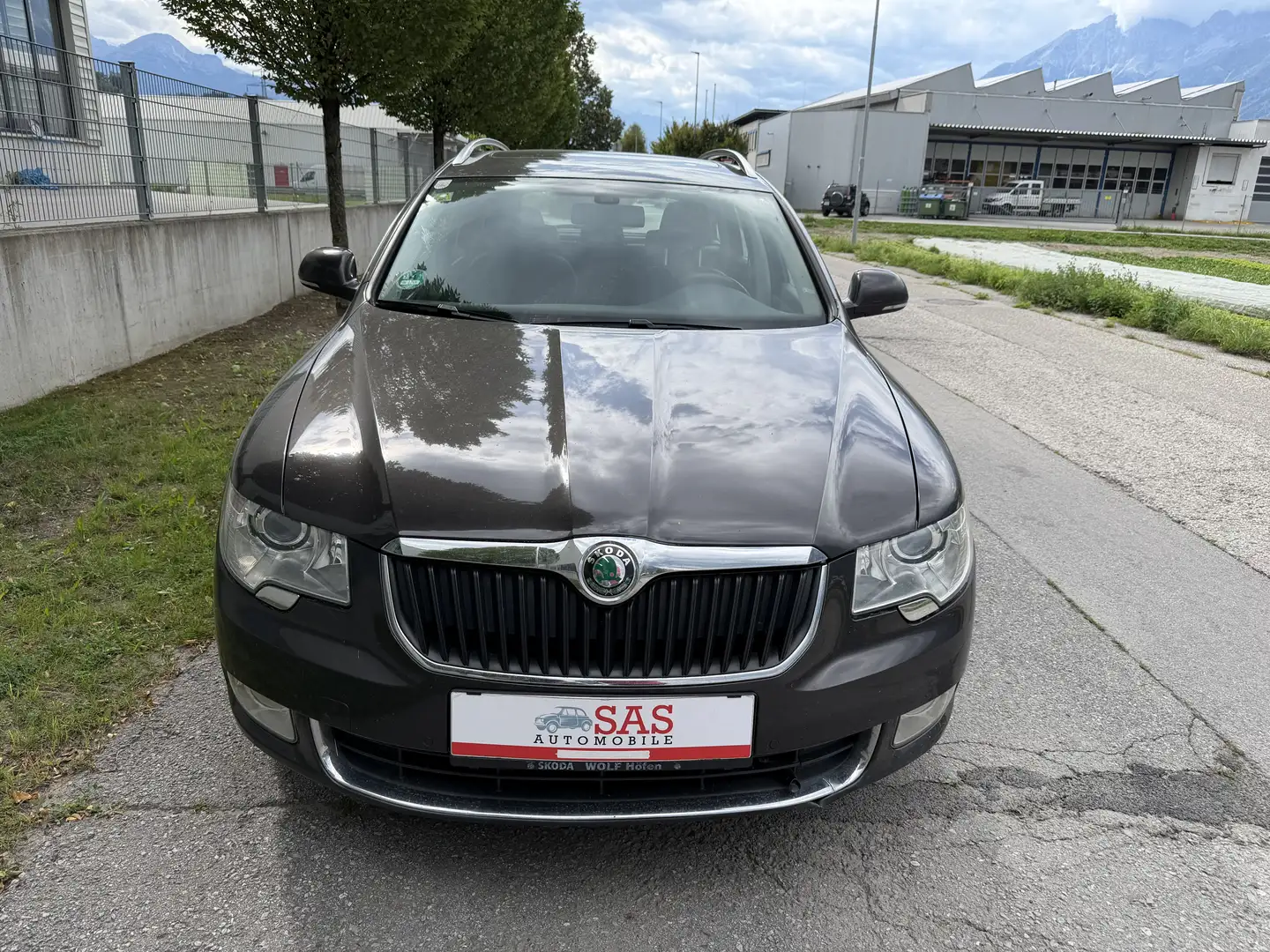 Skoda Superb Combi 4x4 Elegance 3,6 V6 FSI DSG EXPORT !!! Grau - 2