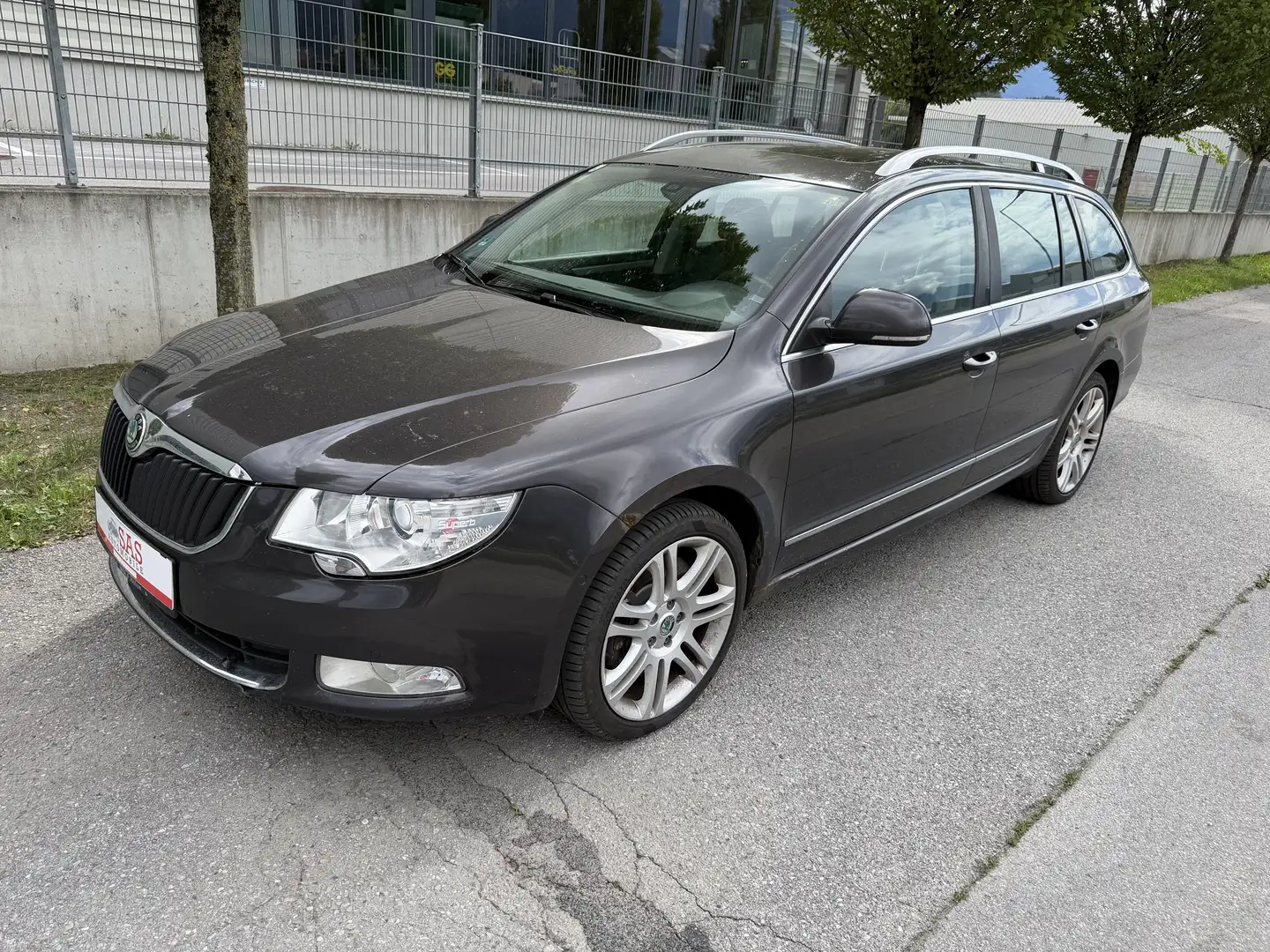 Skoda Superb Combi 4x4 Elegance 3,6 V6 FSI DSG EXPORT !!! Grau - 1