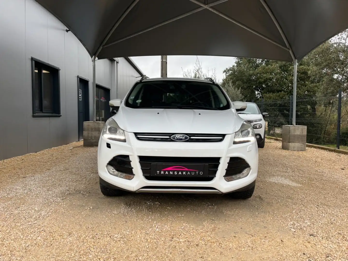 Ford Kuga 2.0 TDCi 120 SS 4x2 Titanium / Hayon Electrique / Origine France / Attelage Biały - 2