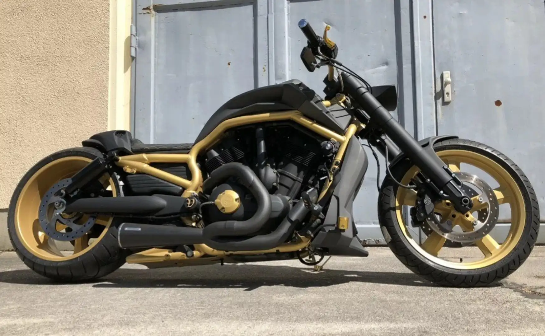 Harley-Davidson V-Rod Harley V-Rod Muscle VRSCF Komplettumbau Szürke - 1