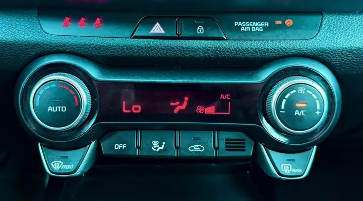Kia Stonic 2024, foto 23