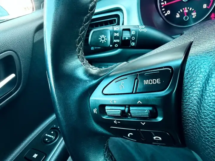 Kia Stonic 2024, foto 30