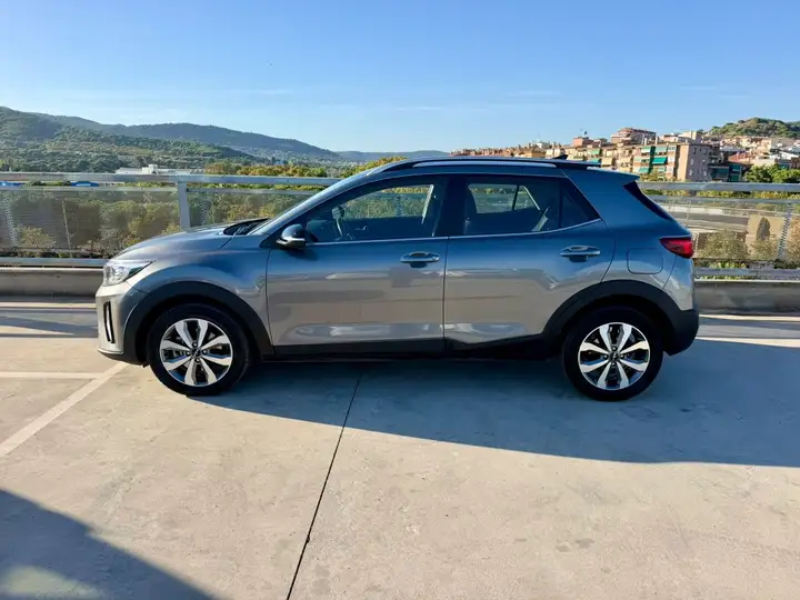 Kia Stonic 2024, foto 8