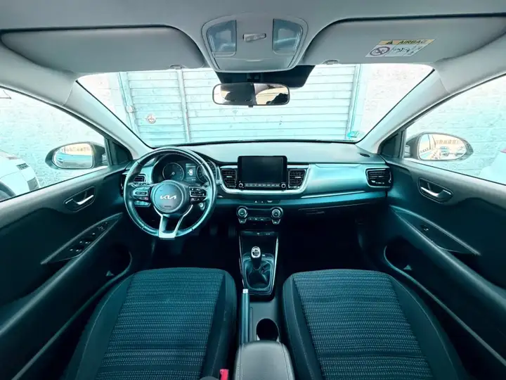 Kia Stonic 2024, foto 17