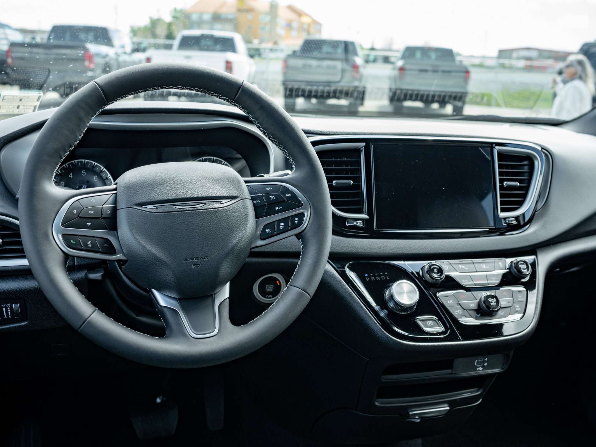 2027 Chrysler Grand Caravan SXT | DEALER DEMO | — снимка 1