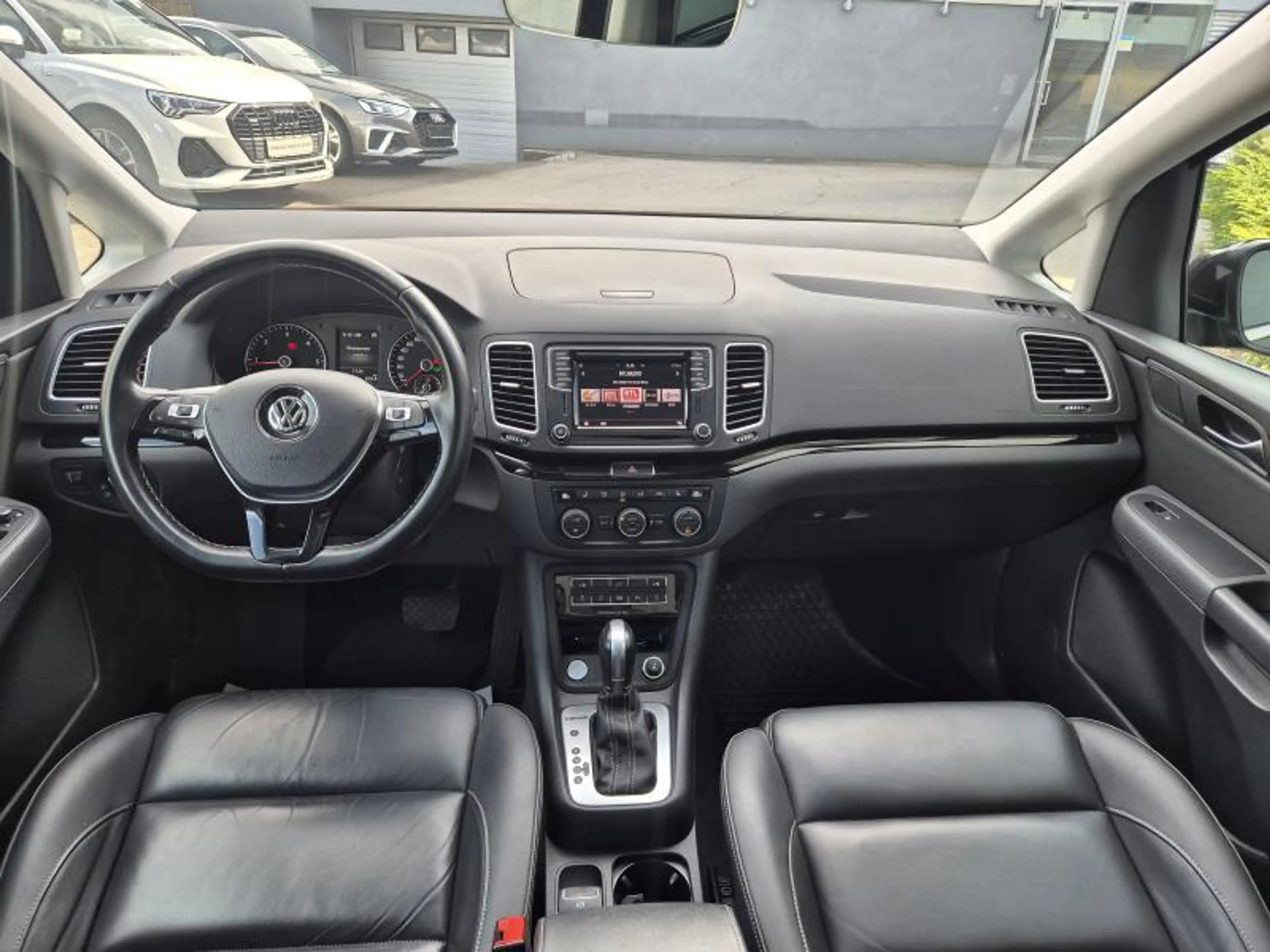 Volkswagen Sharan Highline — photo 6