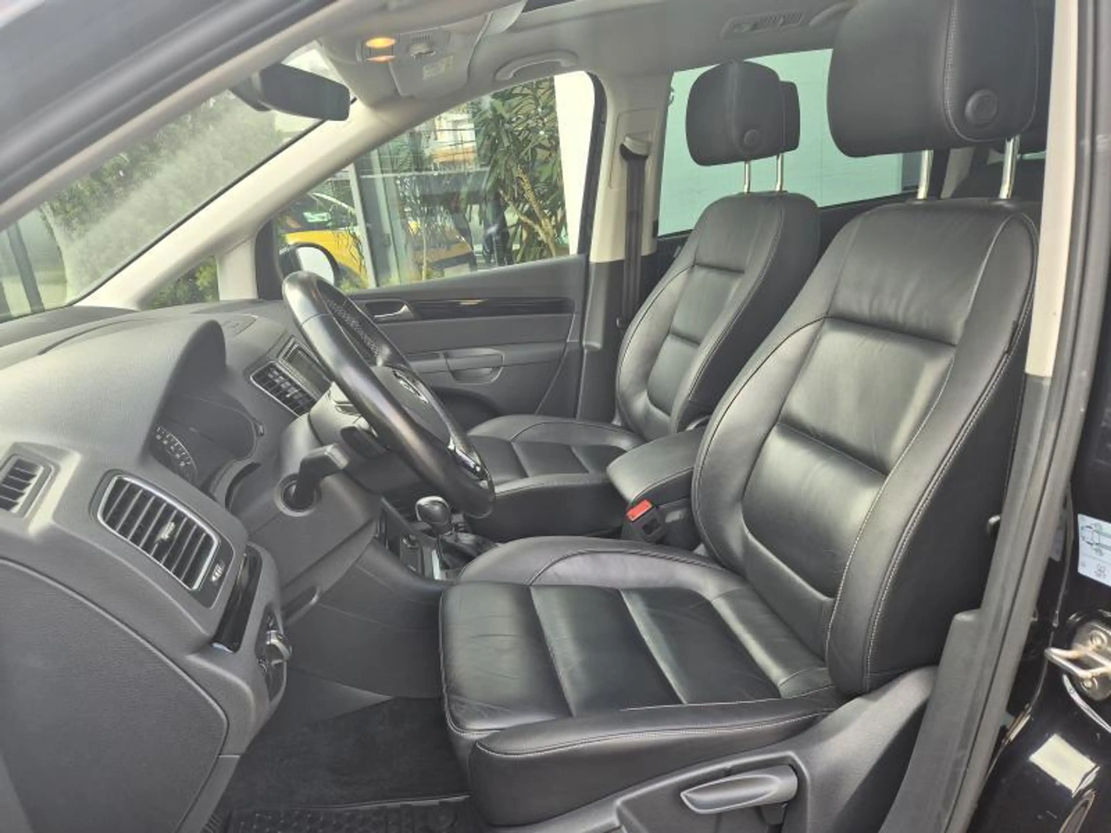 Volkswagen Sharan Highline — photo 9
