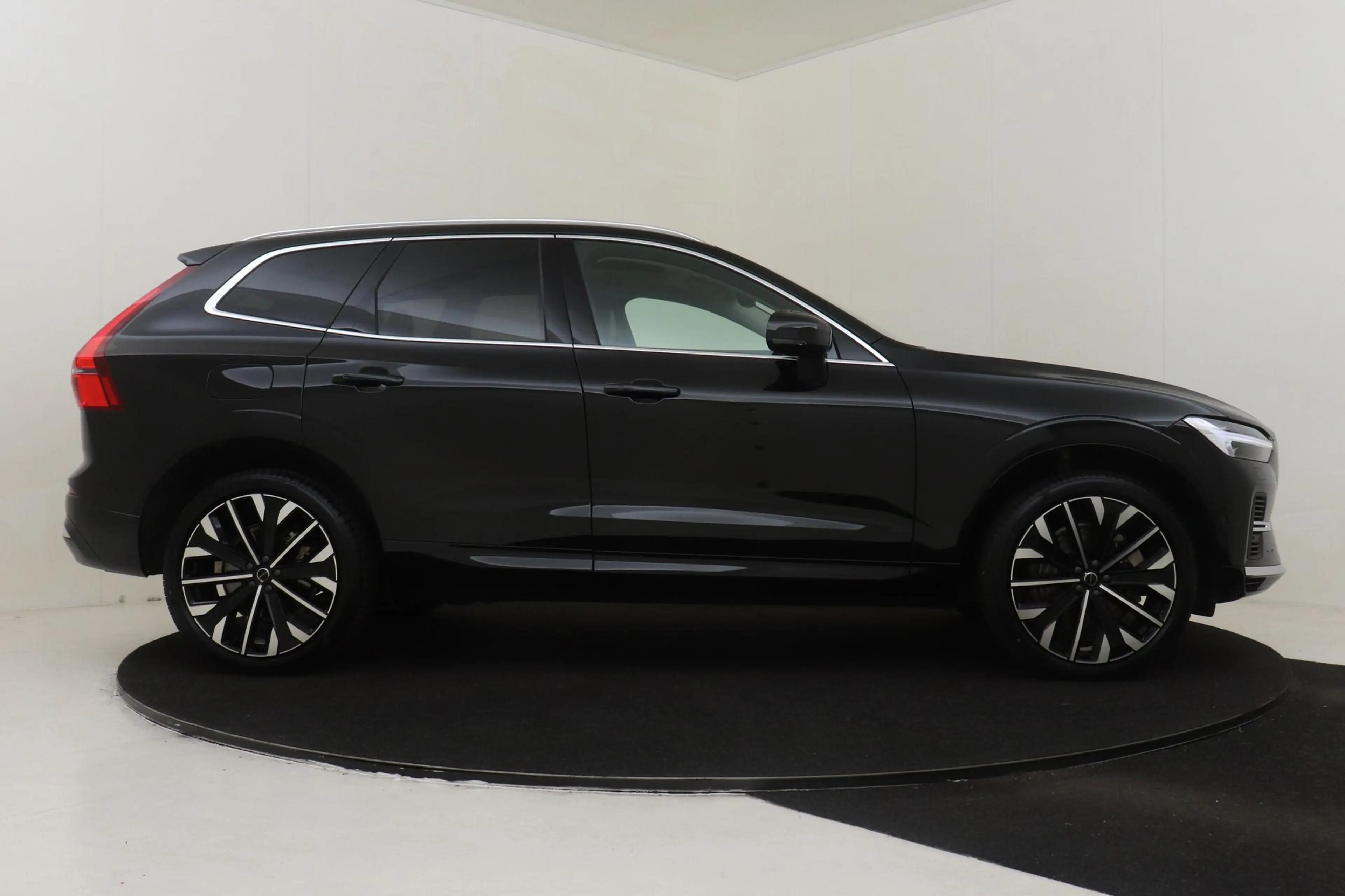 Volvo XC60 II T6 PLUG-IN HYBRID AWD ULTRA BRIGHT *FULL OPTION — photo 13