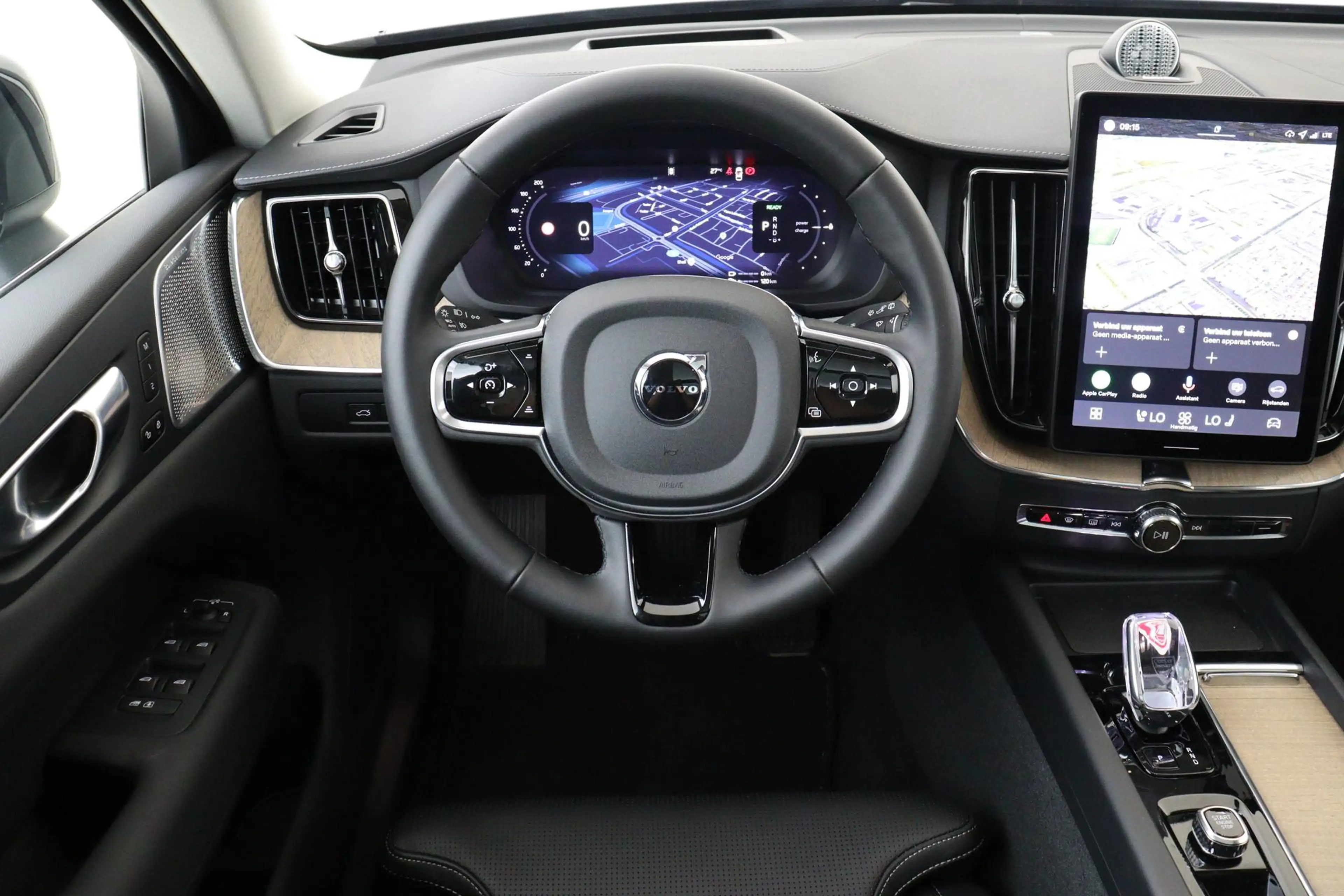 Volvo XC60 II T6 PLUG-IN HYBRID AWD ULTRA BRIGHT *FULL OPTION — photo 2