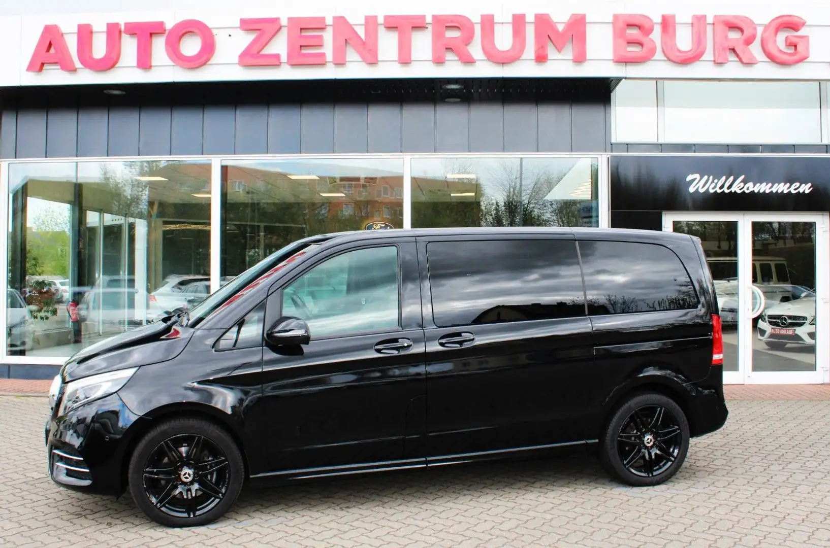 Mercedes-Benz V 300 AMG-Line Allrad 6 Sitzer Kamera Navi Schwarz - 1