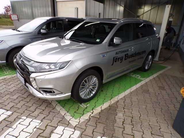 Imagine Mitsubishi Outlander Outlander Plug-in Hybrid TOP 2.4 MIVEC 4WD