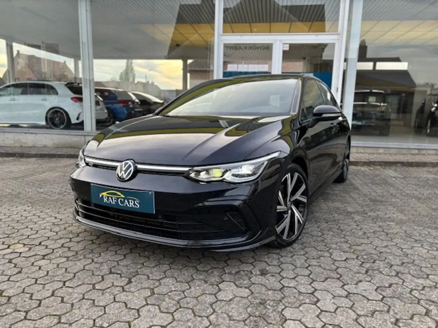 Volkswagen Golf 1.5 eTSI R-Line DSG // CAMERA // R SEATS // Noir - 1