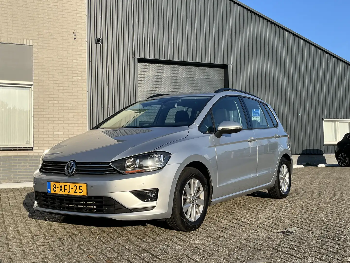 Volkswagen Golf Sportsvan 1.2 TSI Comfortline - Automaat - Zeer nette staat Grijs - 1