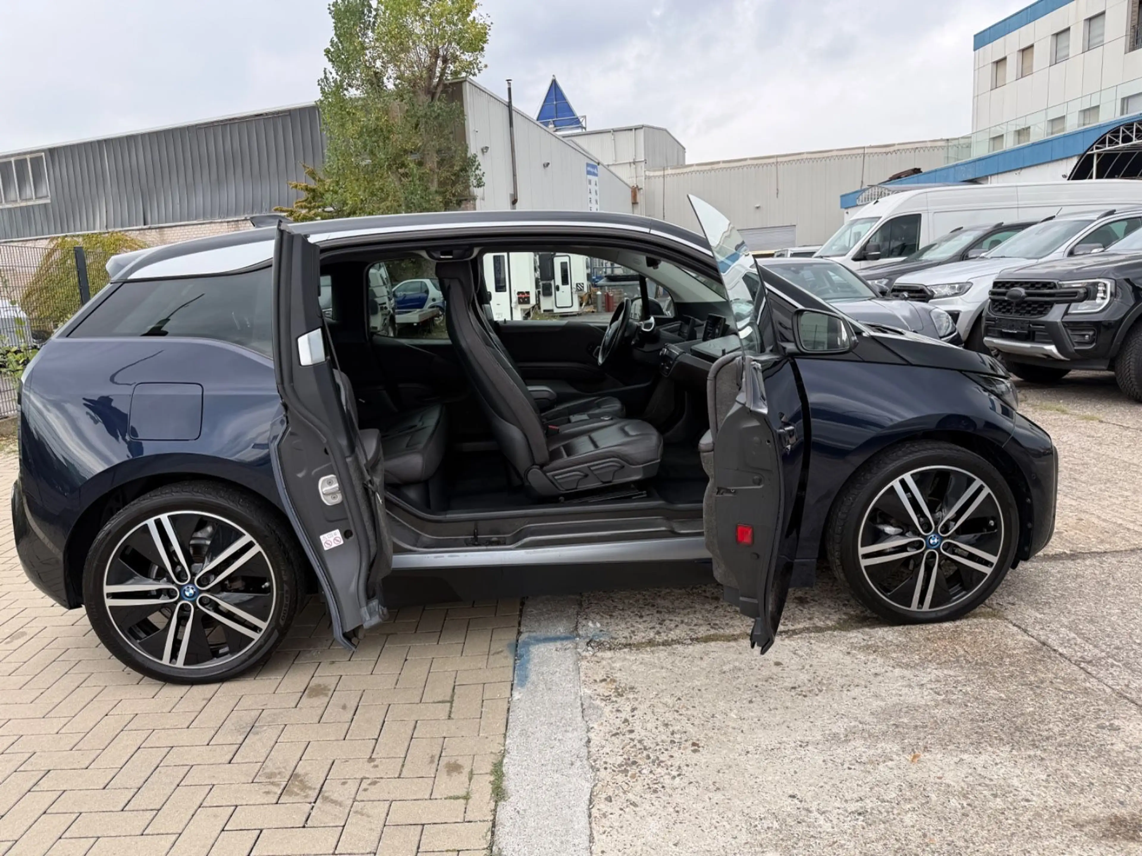 BMW i3 Basis/LED/Leder/ACC/Keyless/Navi/Kamera — photo 23