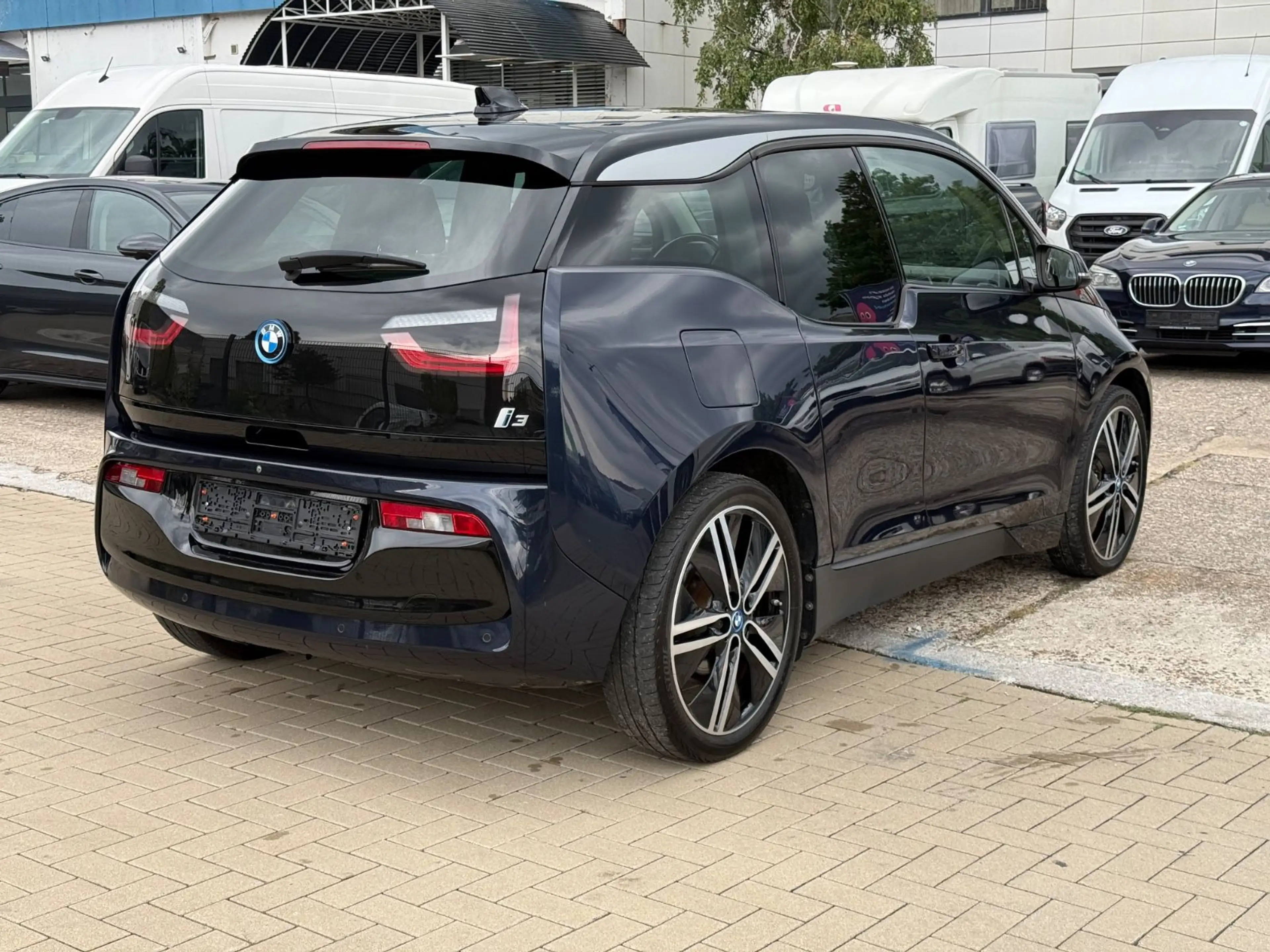 BMW i3 Basis/LED/Leder/ACC/Keyless/Navi/Kamera — photo 6