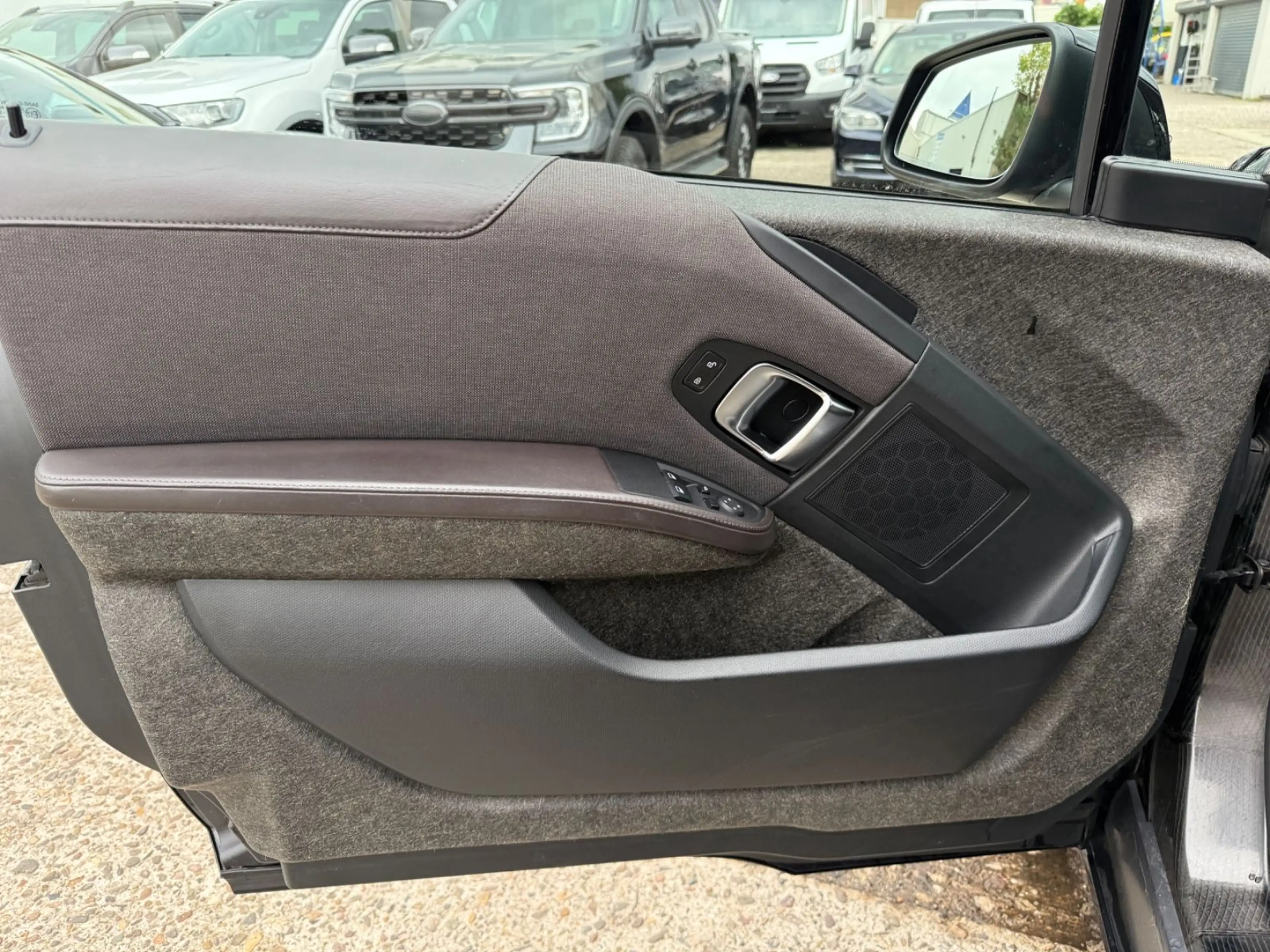 BMW i3 Basis/LED/Leder/ACC/Keyless/Navi/Kamera — photo 17