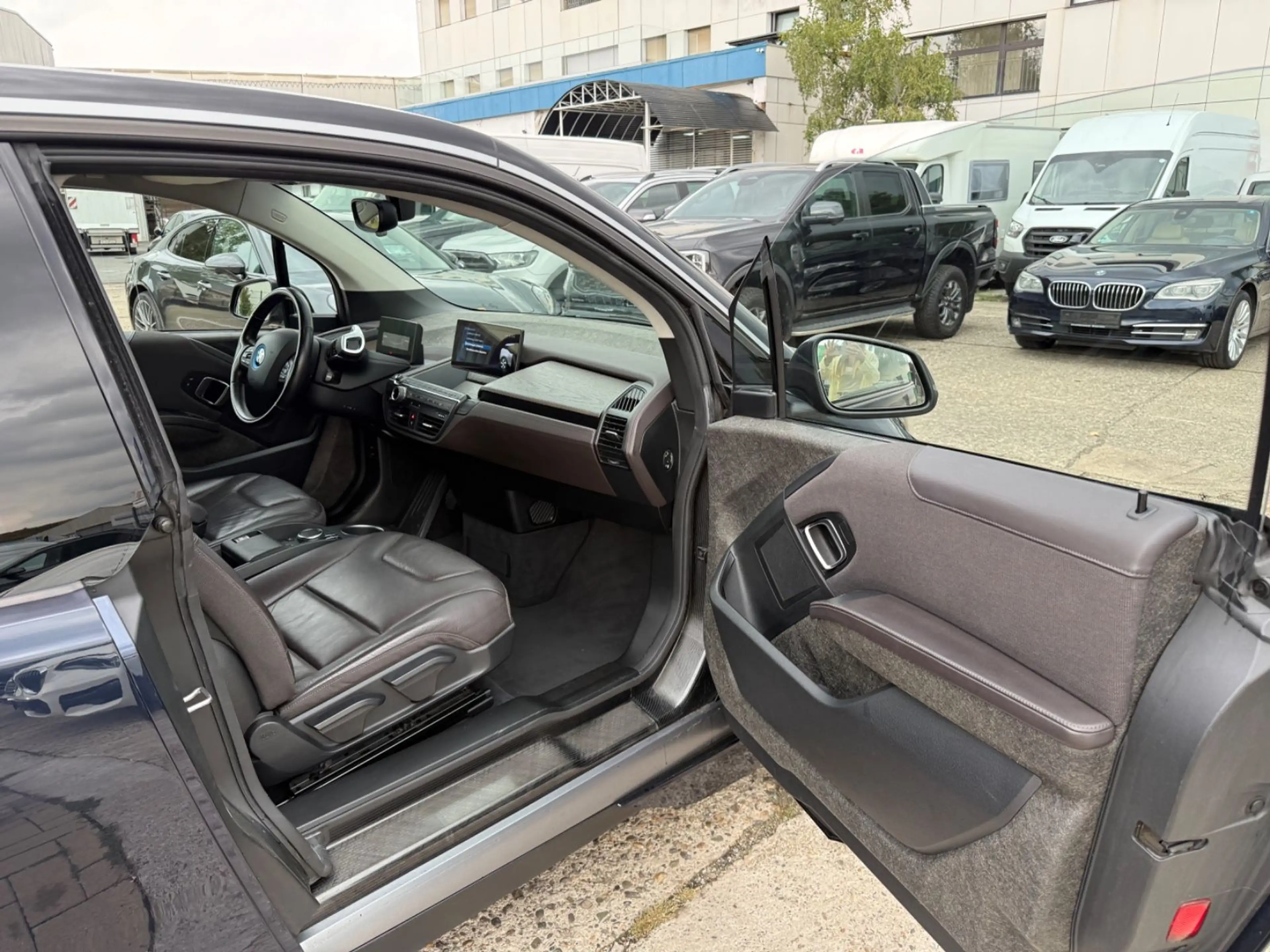 BMW i3 Basis/LED/Leder/ACC/Keyless/Navi/Kamera — photo 19