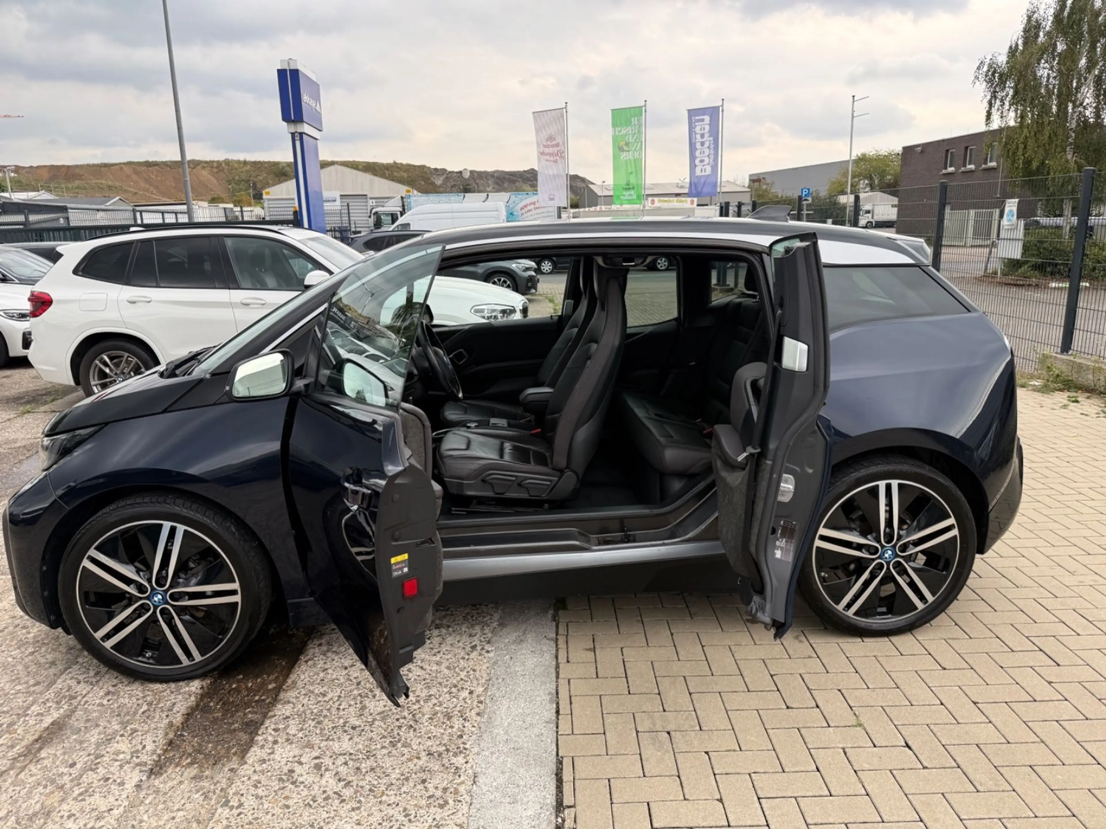 BMW i3 Basis/LED/Leder/ACC/Keyless/Navi/Kamera — photo 11