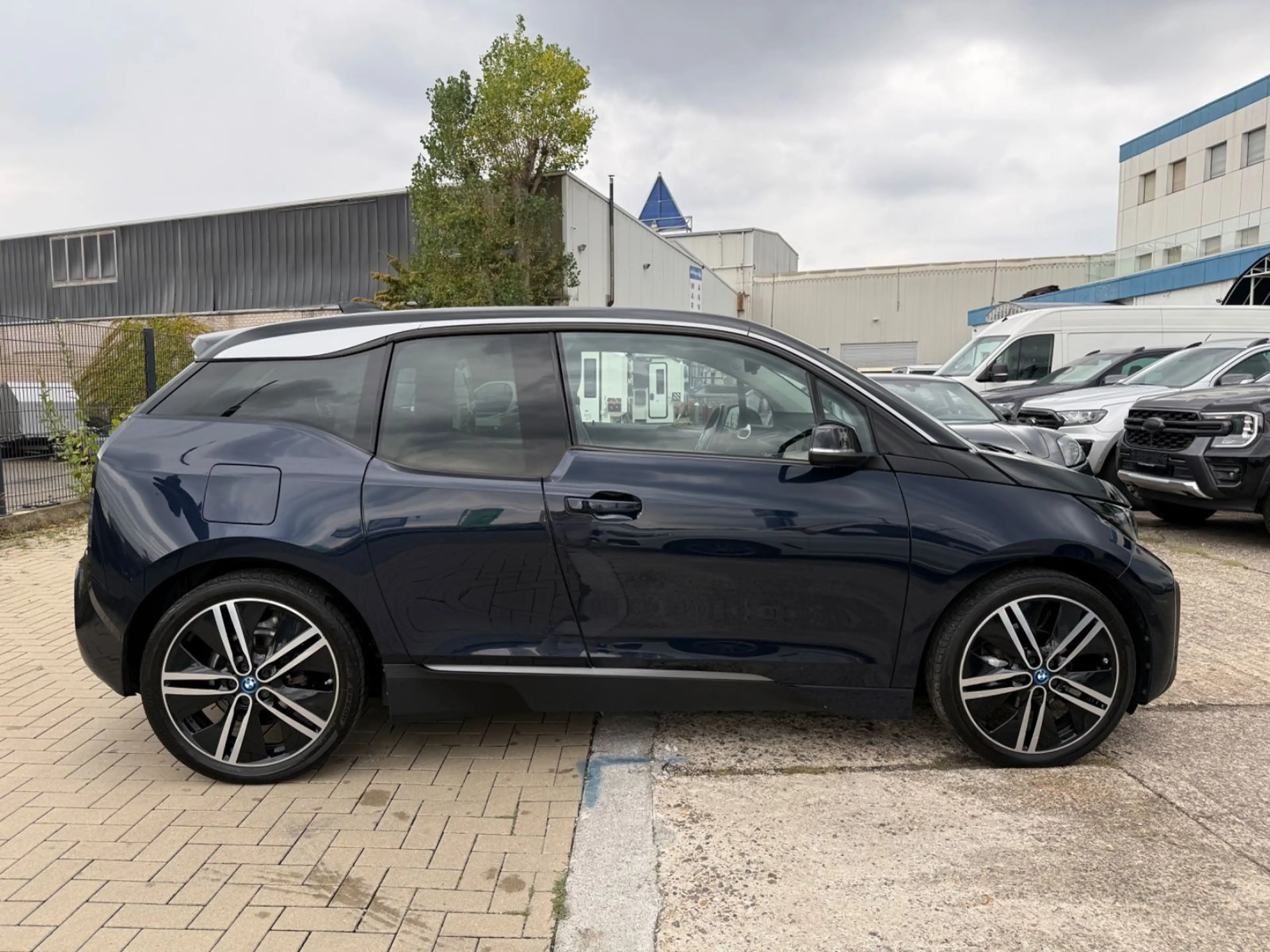 BMW i3 Basis/LED/Leder/ACC/Keyless/Navi/Kamera — photo 5