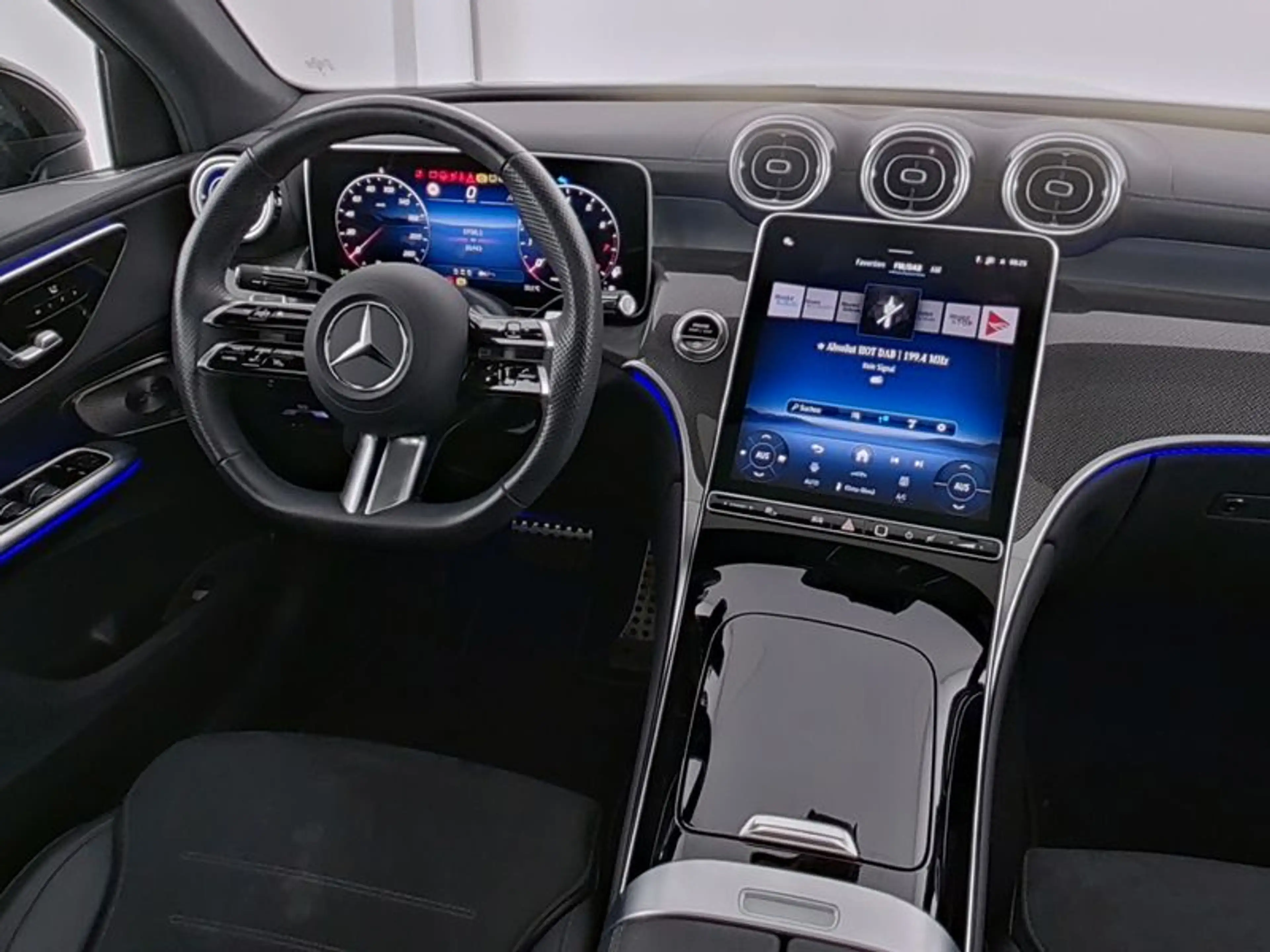 Mercedes-Benz GLC 300 4M Coupé AMG/Edition/Pano/AHK/Burm/Night — photo 7