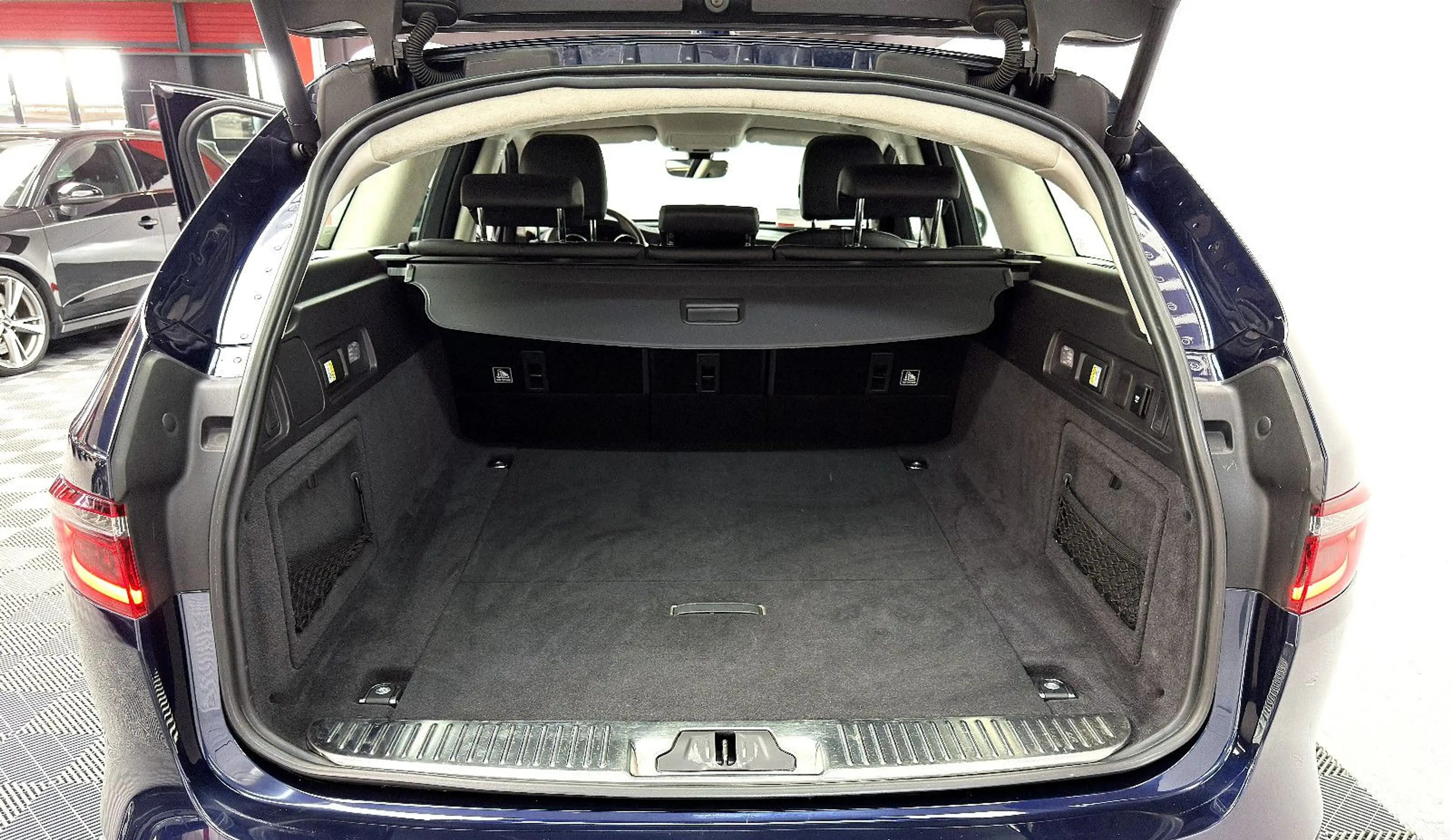 Jaguar XF Sportbrake Prestige *LED*SHZ*AHK*RFK* — photo 6