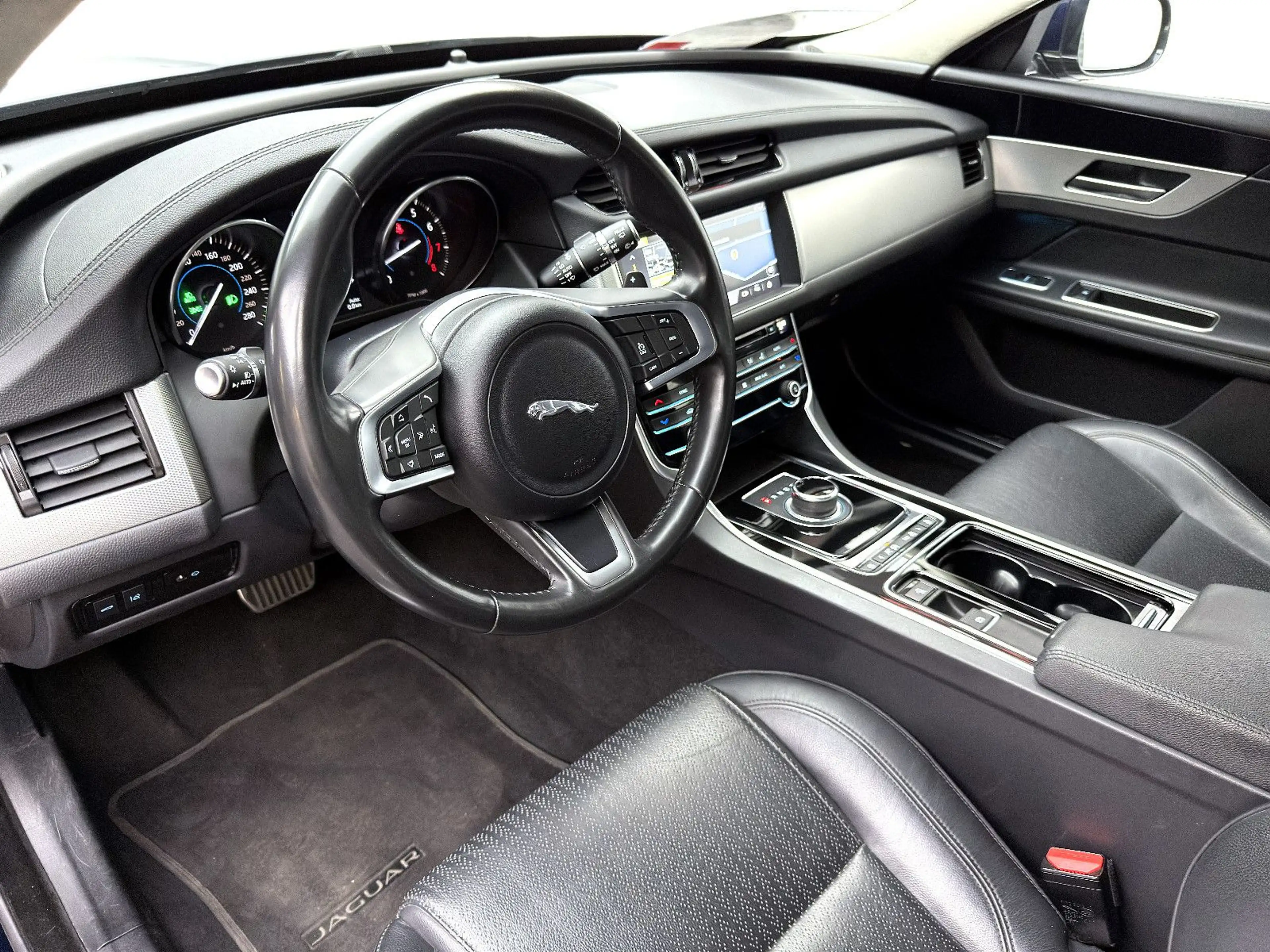 Jaguar XF Sportbrake Prestige *LED*SHZ*AHK*RFK* — photo 12