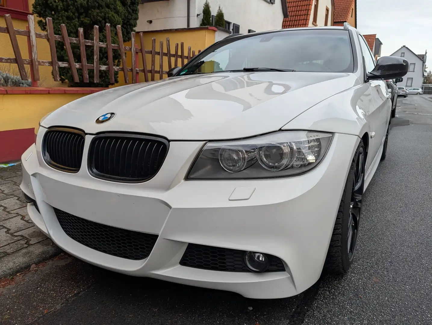 BMW 335 335d DPF Touring Aut. Edition Sport Weiß - 1