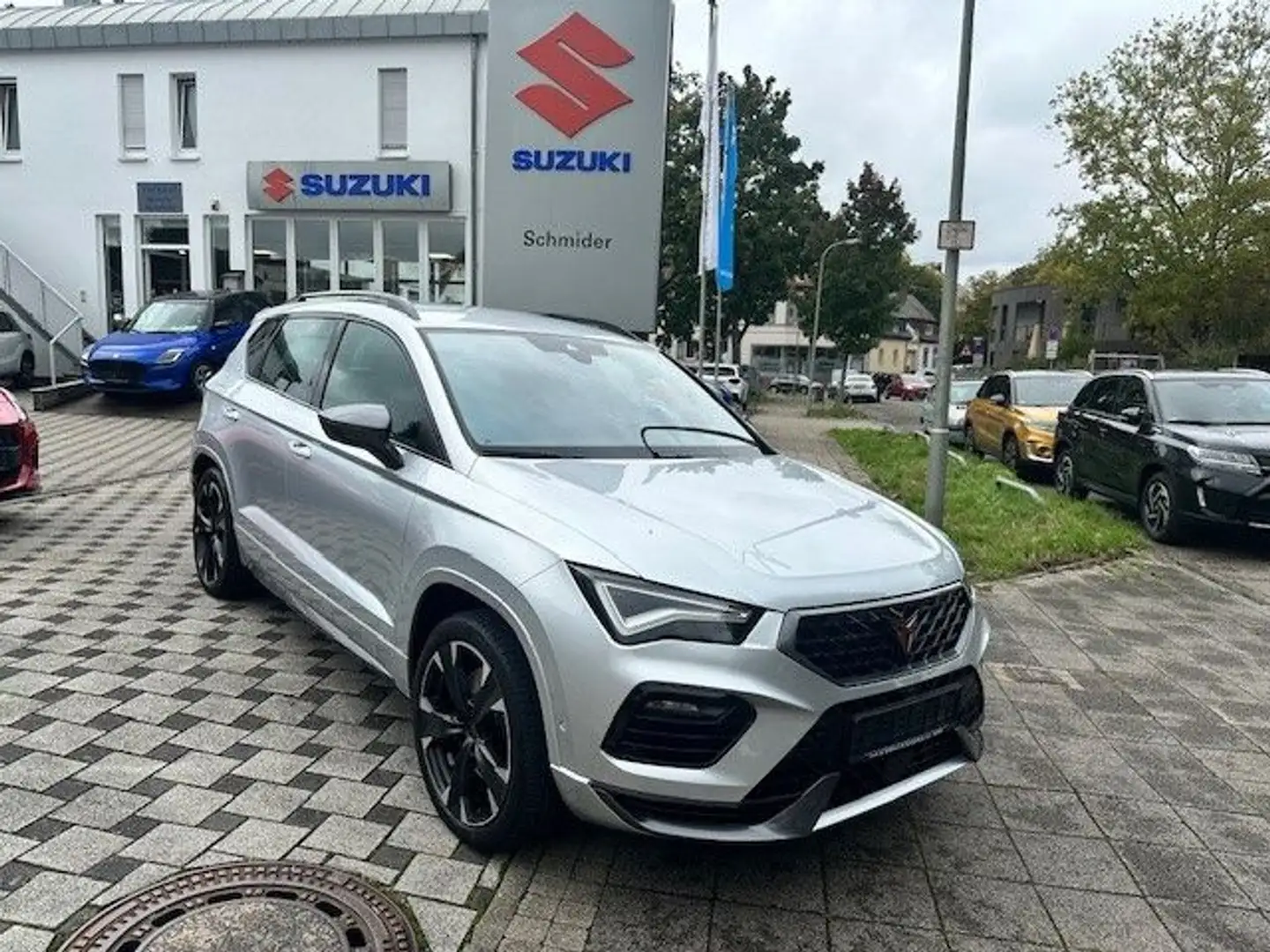 CUPRA Ateca 4Drive/AHK/LED/NAVI Silber - 1