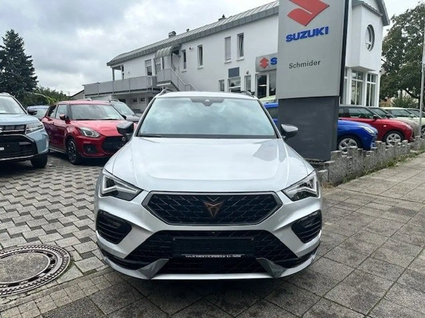 CUPRA Ateca 4Drive/AHK/LED/NAVI Silber - 2