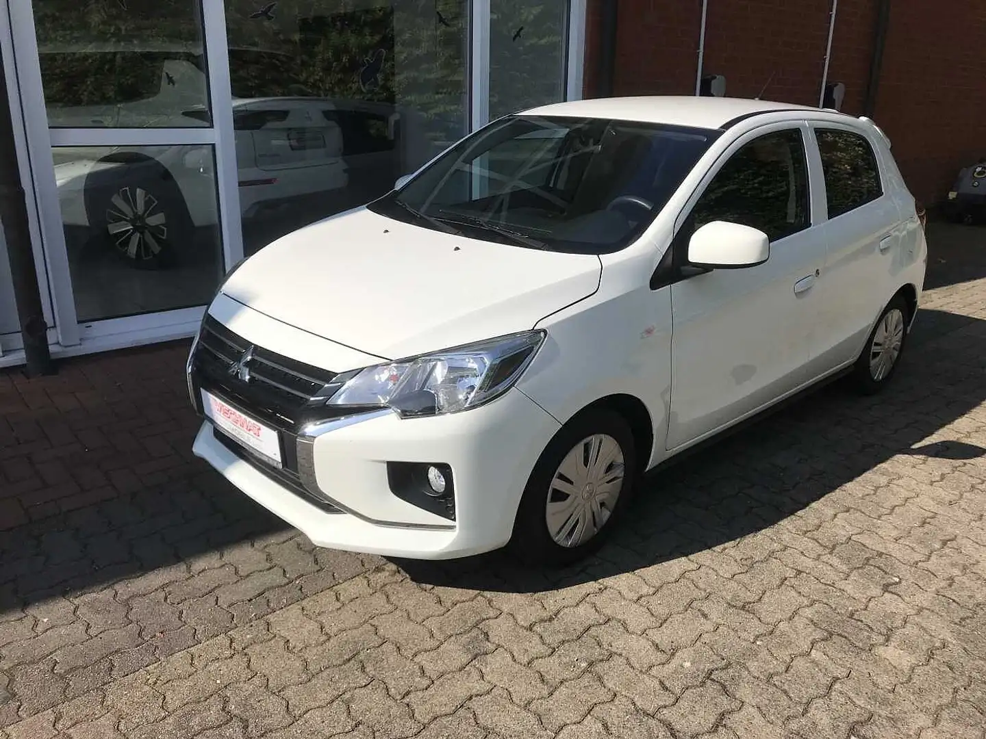 Mitsubishi Space Star BASIS 1,0 l MIVEC M/T Weiß - 1