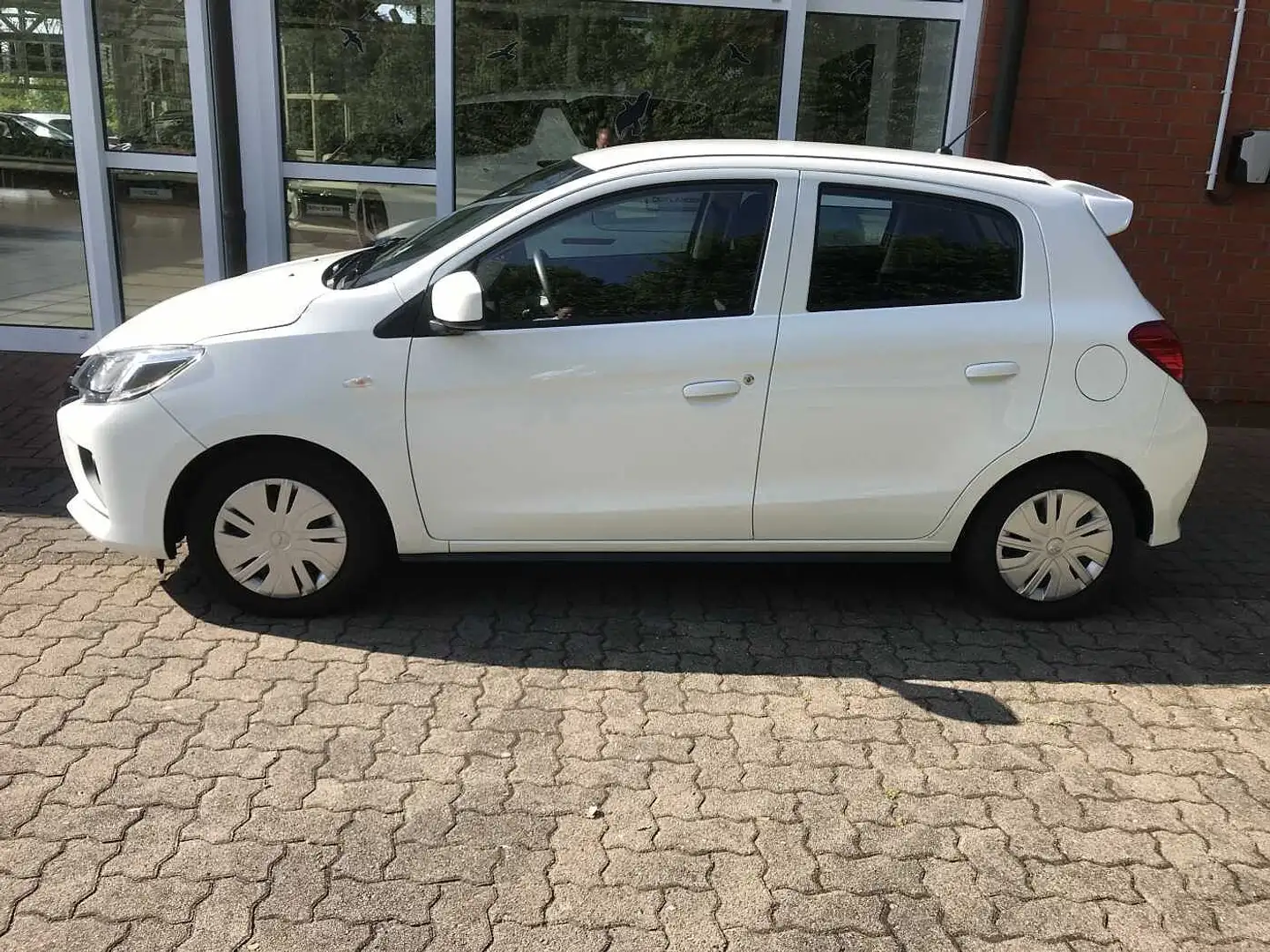Mitsubishi Space Star BASIS 1,0 l MIVEC M/T Weiß - 2