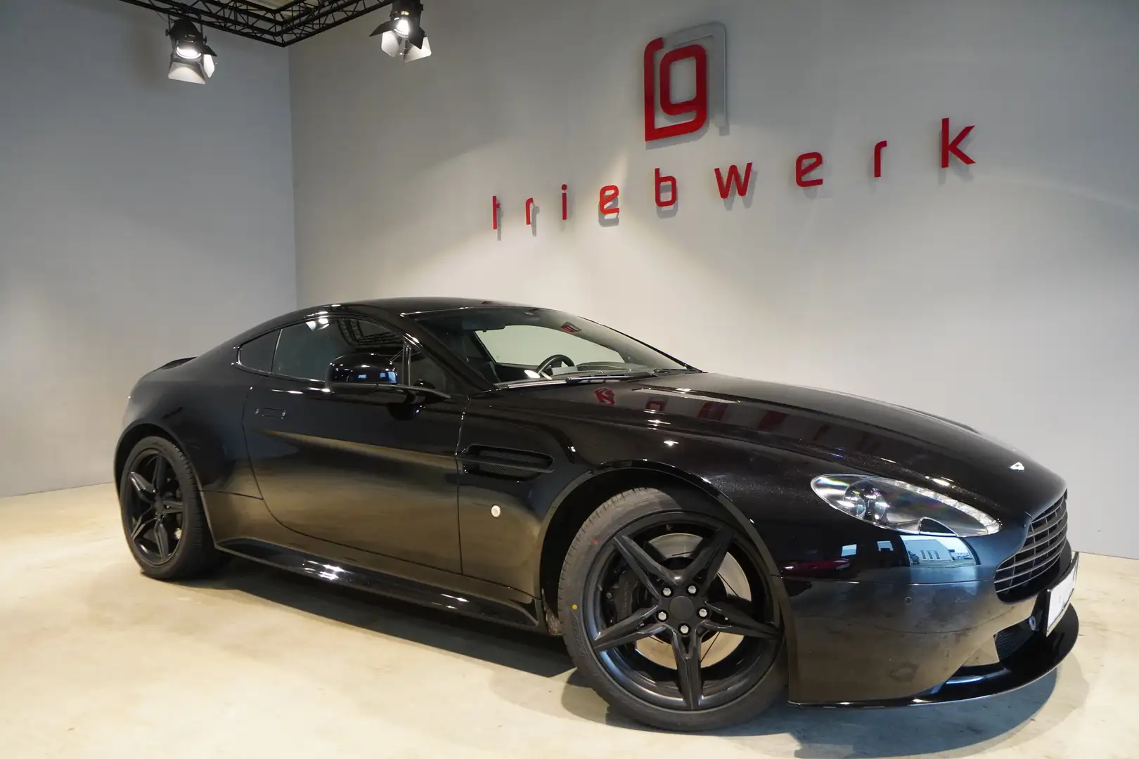Aston Martin V8 V8 Vantage S Sportshift*BRD Fzg*unfallfrei* Schwarz - 1