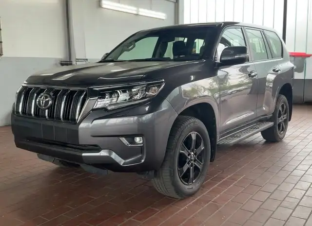 Toyota Land Cruiser 5p 2.8 d-4d Executive auto GANCIO IN ARRIVO