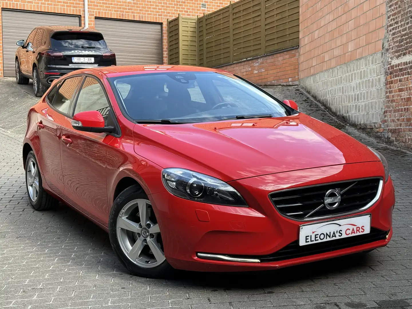 Volvo V40 1.6 T4 Momentum Rouge - 2