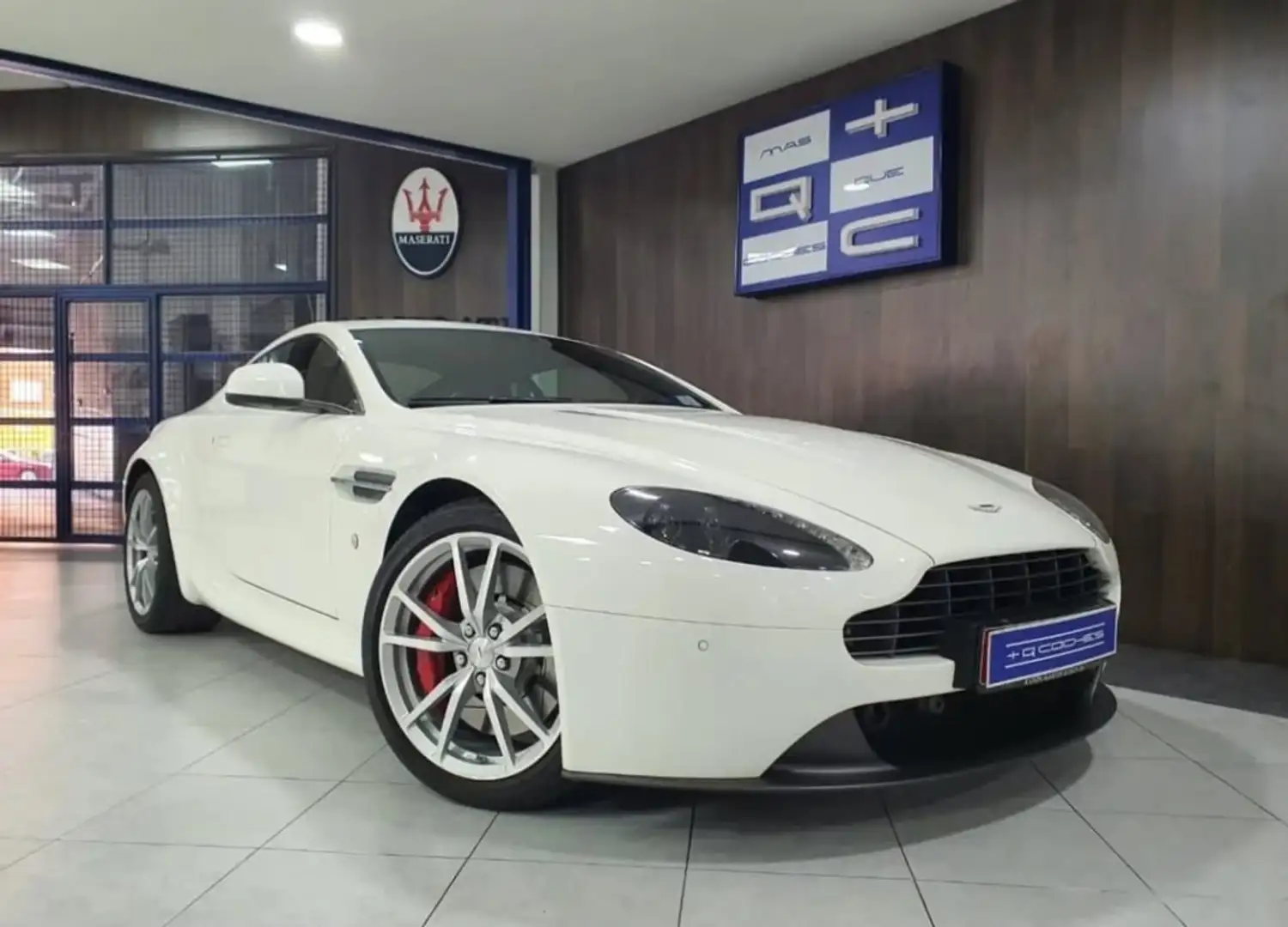 Aston Martin Vantage Deportivo Automático de 3 Puertas Blanco - 1