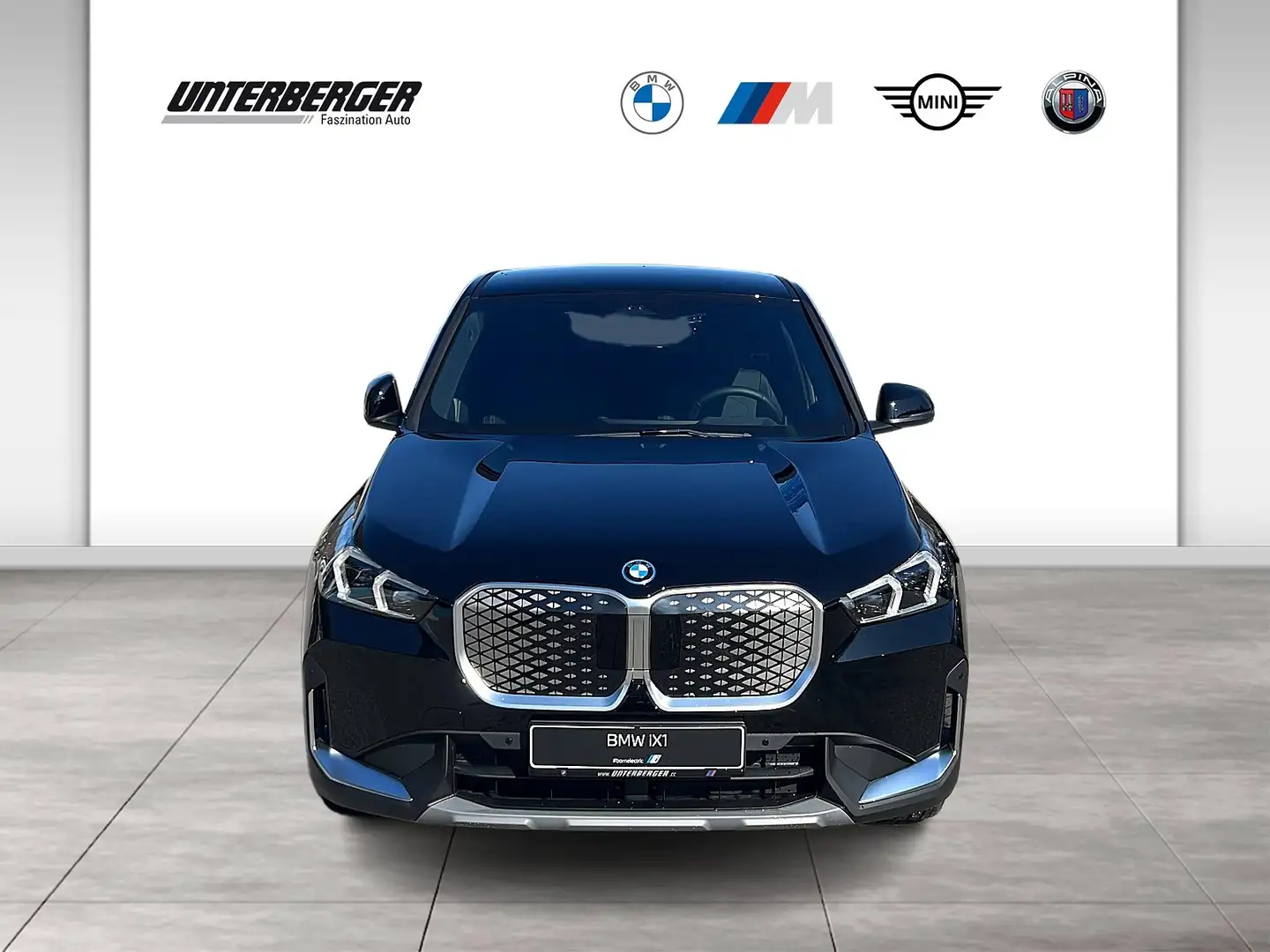 BMW iX1 eDrive20 Innovationspaket | AHK Black - 2