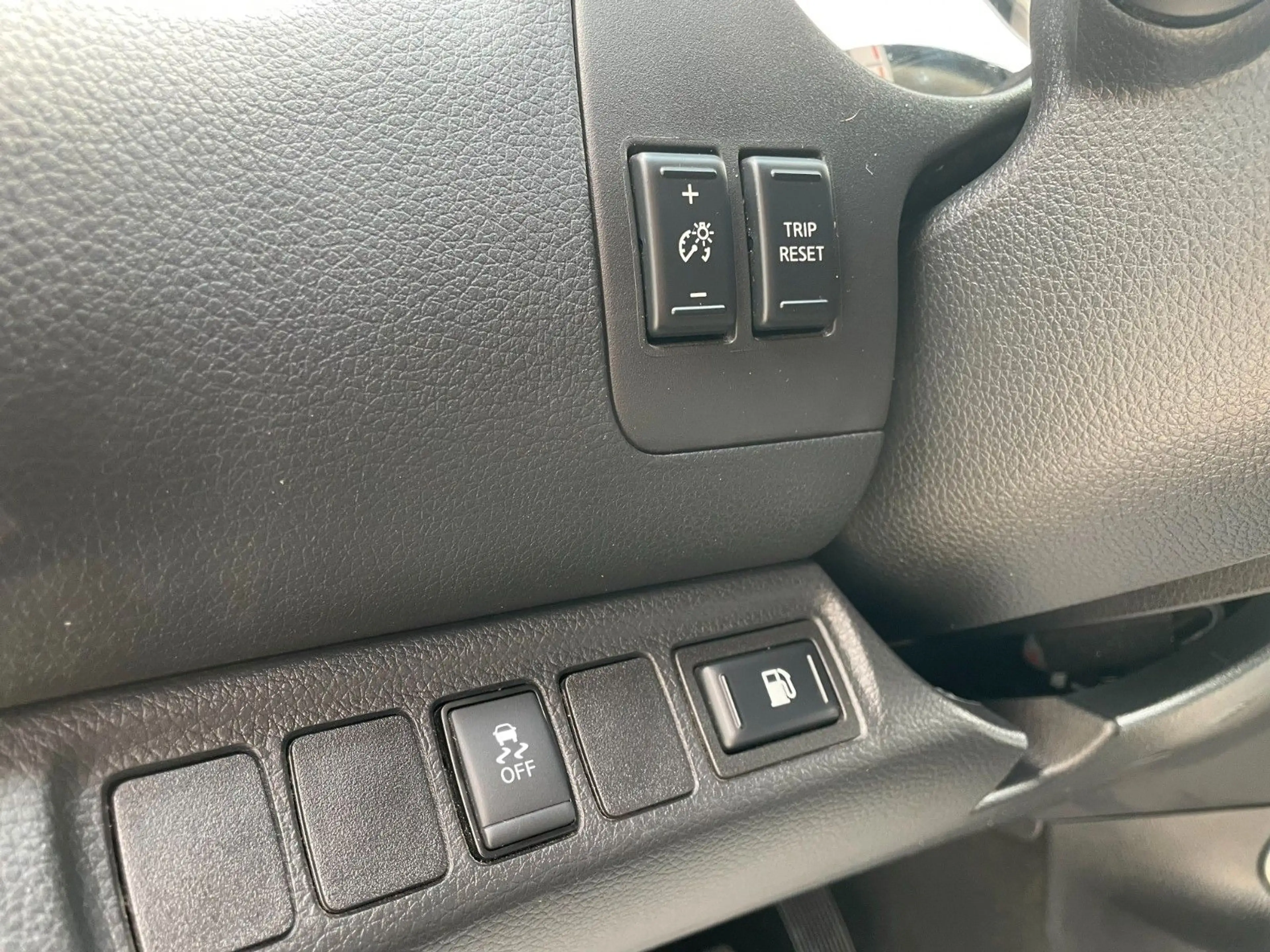 Nissan Navara NP300 Tekna Double Cab 4x4 — photo 15