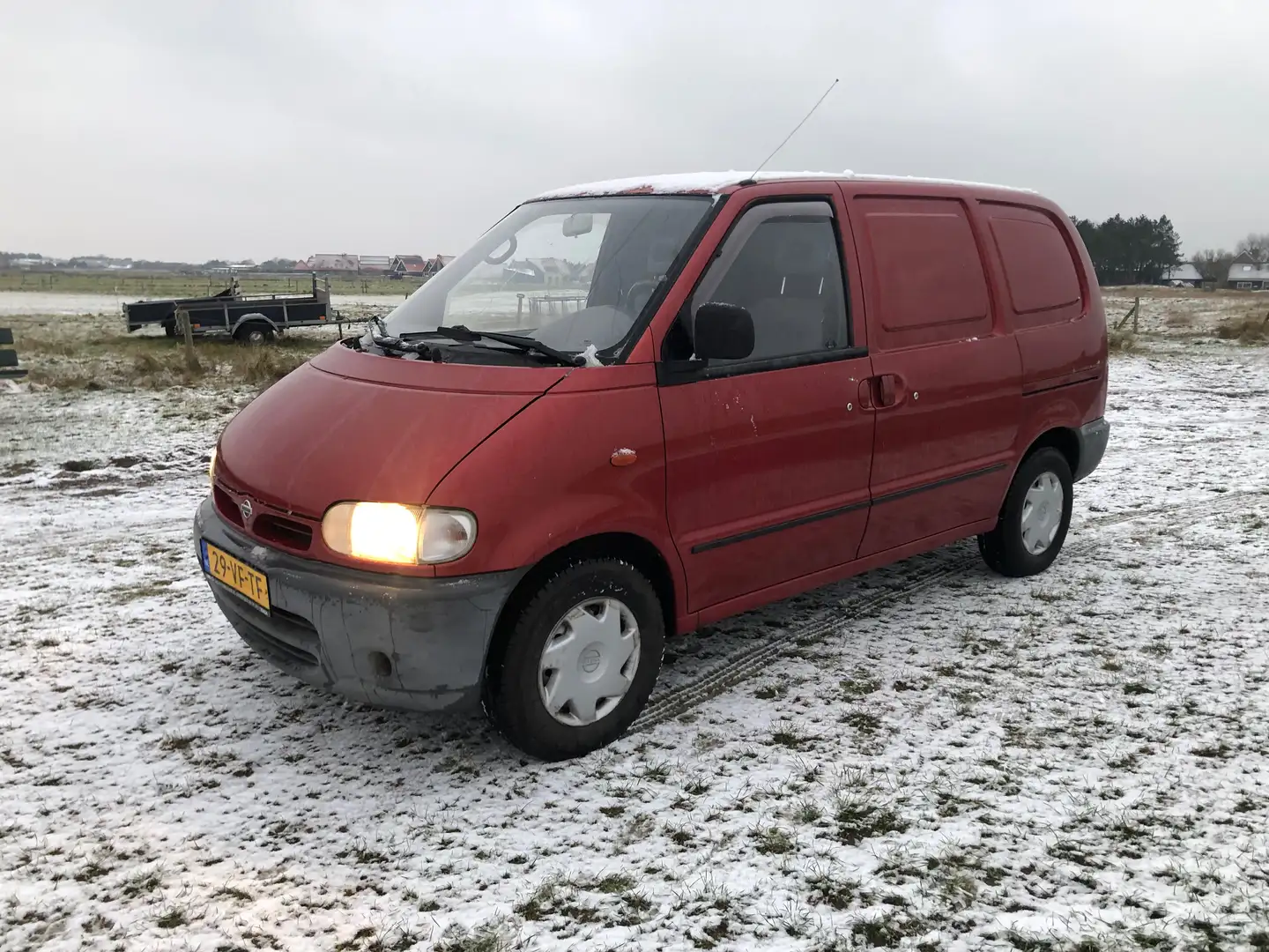 Nissan Vanette Vanette 2.3 E Basis Rot - 2