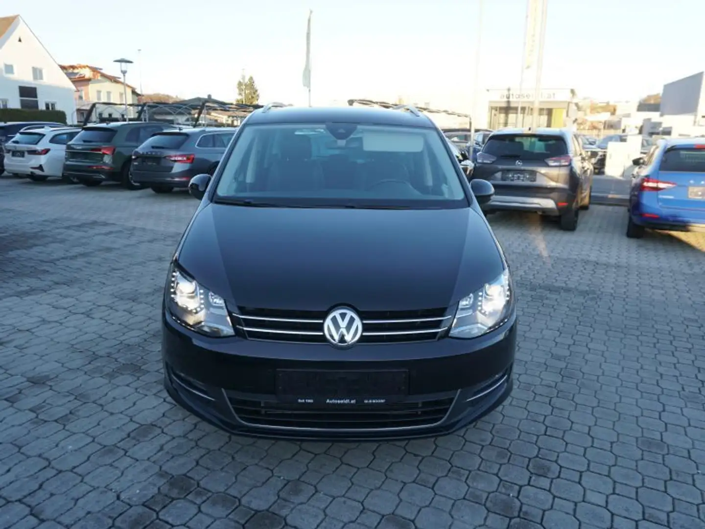 Volkswagen Sharan Business+ 1,4 TSI DSG *NAVI+XENON* Schwarz - 2