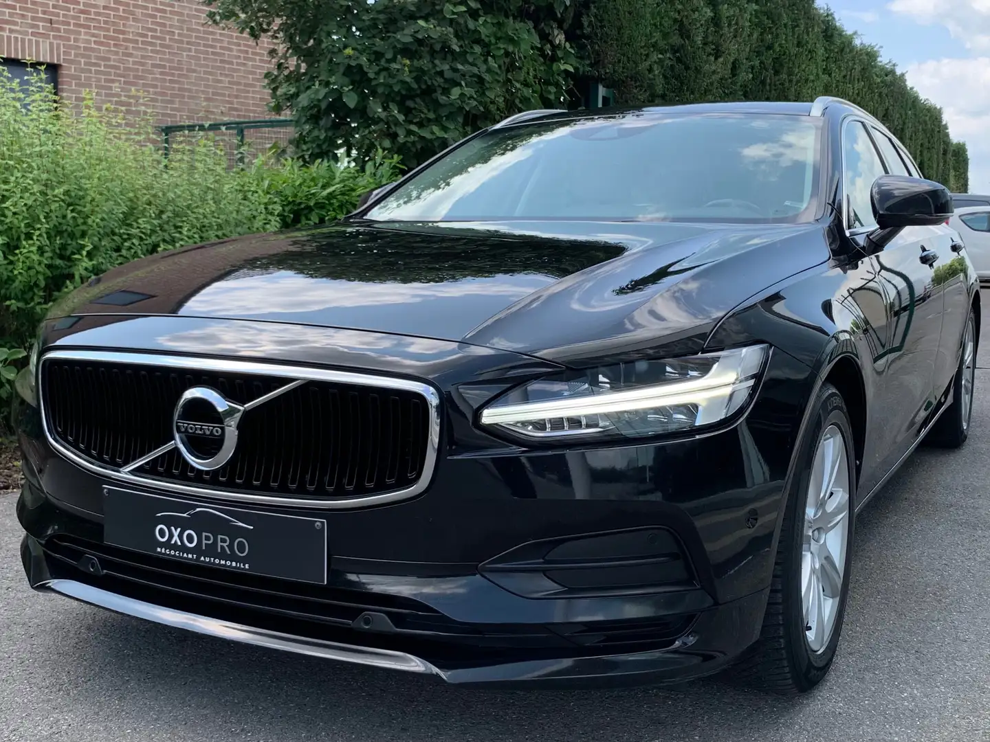Volvo V90 2.0 D3 / Boite Auto / Xenon / Gps / Cuir / Camera Noir - 2